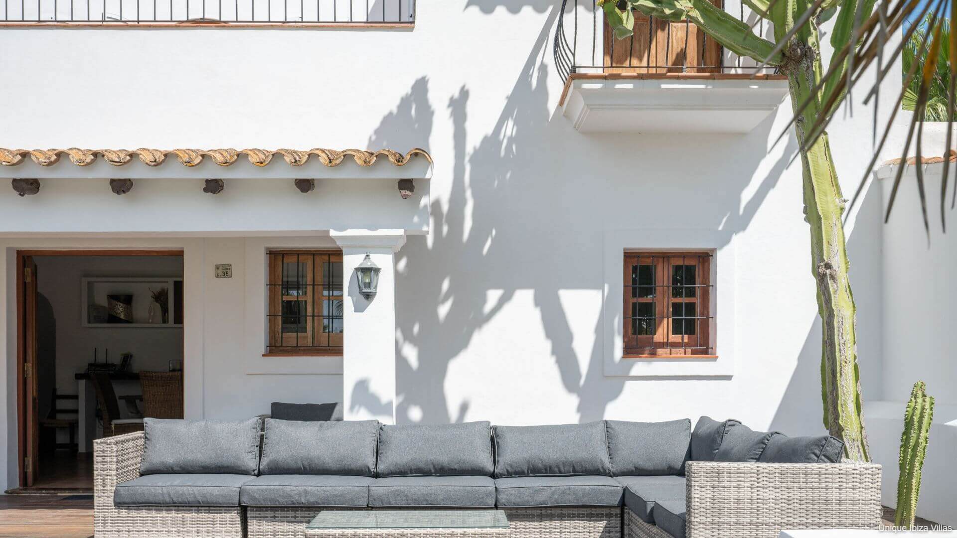 VILLA CAN COSMI - 4 Bedrooms - Es Canar/Cala Nova/Santa Eulalia (Walk To Beach) 