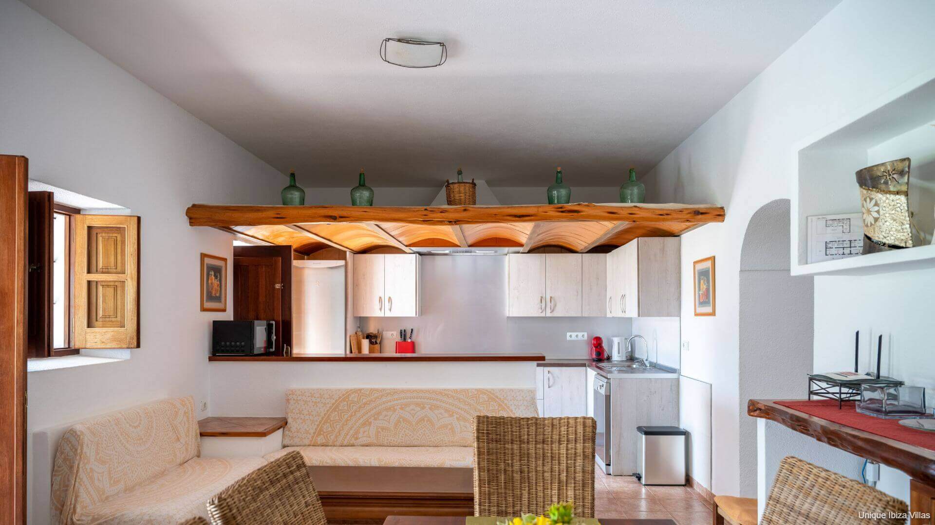 VILLA CAN COSMI - 4 Bedrooms - Es Canar/Cala Nova/Santa Eulalia (Walk To Beach) 