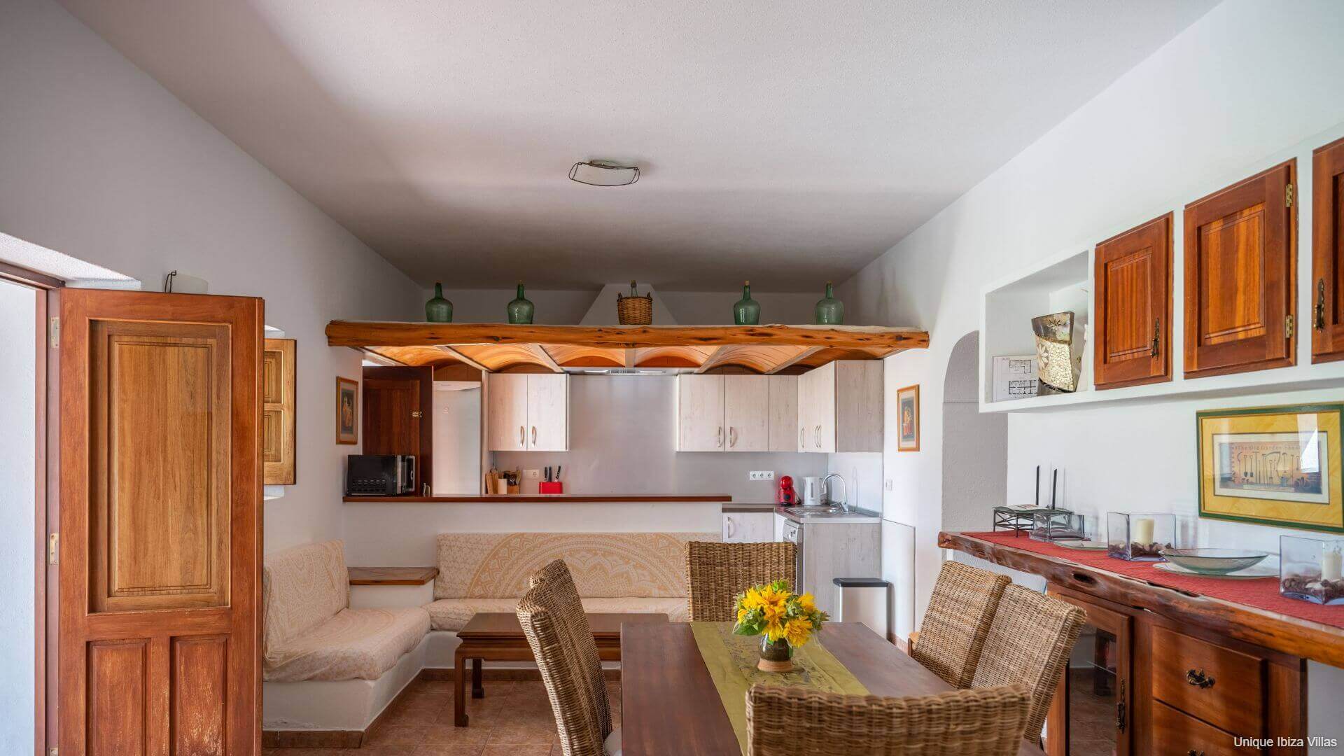 VILLA CAN COSMI - 4 Bedrooms - Es Canar/Cala Nova/Santa Eulalia (Walk To Beach) 