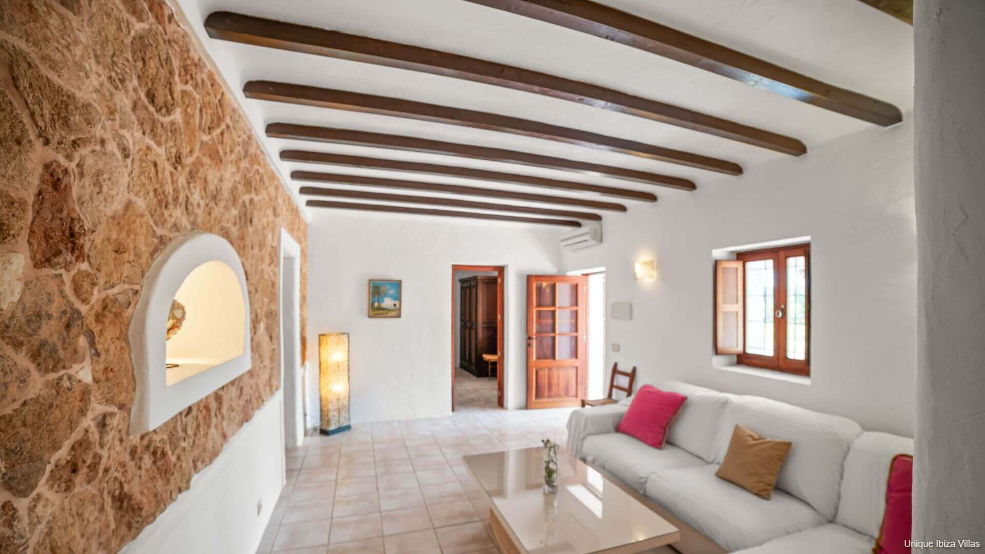 VILLA CAN COSMI - 4 Bedrooms - Es Canar/Cala Nova/Santa Eulalia (Walk To Beach) 