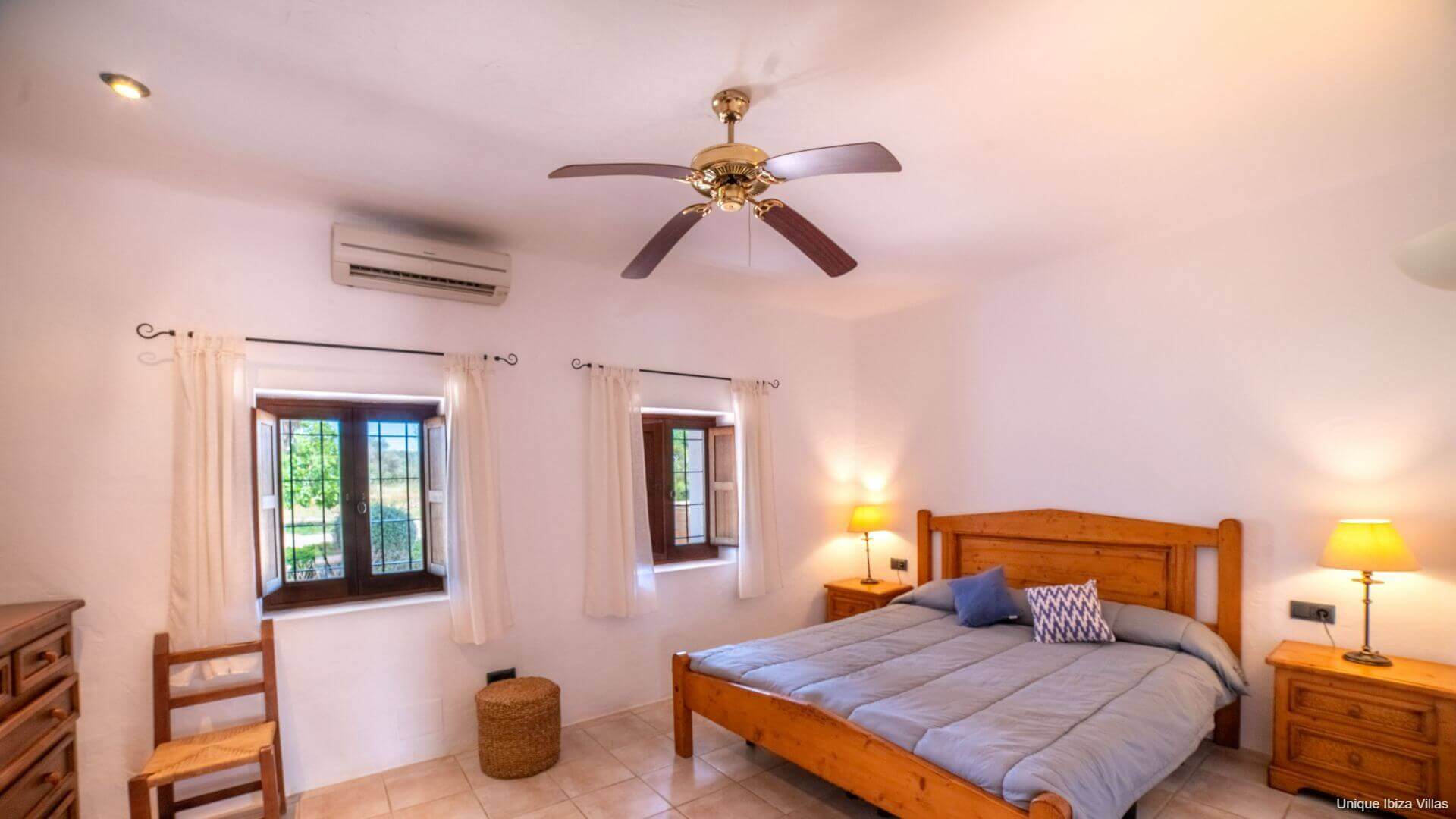VILLA CAN COSMI - 4 Bedrooms - Es Canar/Cala Nova/Santa Eulalia (Walk To Beach) 