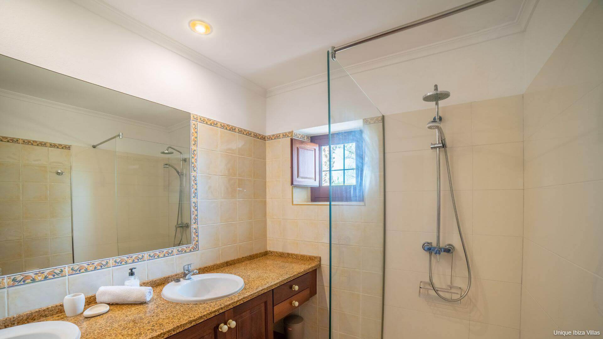 VILLA CAN COSMI - 4 Bedrooms - Es Canar/Cala Nova/Santa Eulalia (Walk To Beach) 