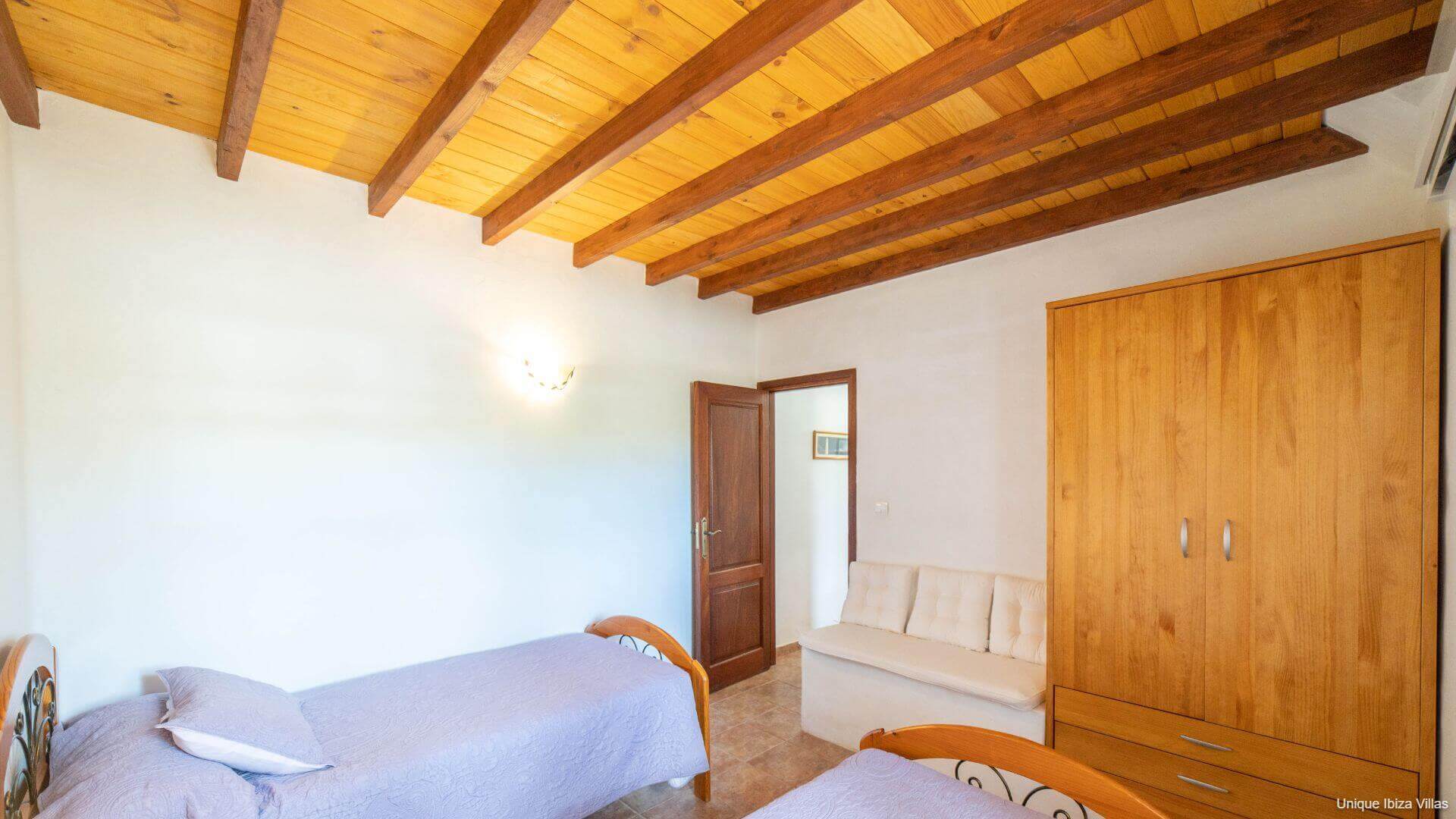 VILLA CAN COSMI - 4 Bedrooms - Es Canar/Cala Nova/Santa Eulalia (Walk To Beach) 