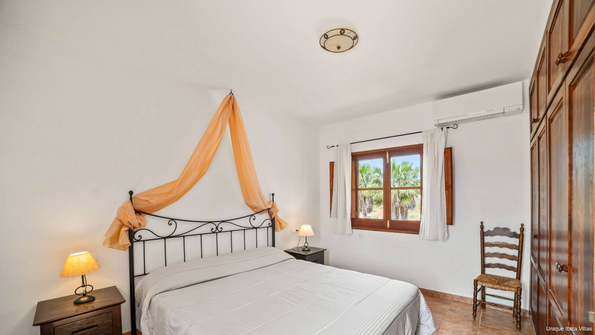 VILLA CAN COSMI - 4 Bedrooms - Es Canar/Cala Nova/Santa Eulalia (Walk To Beach) 