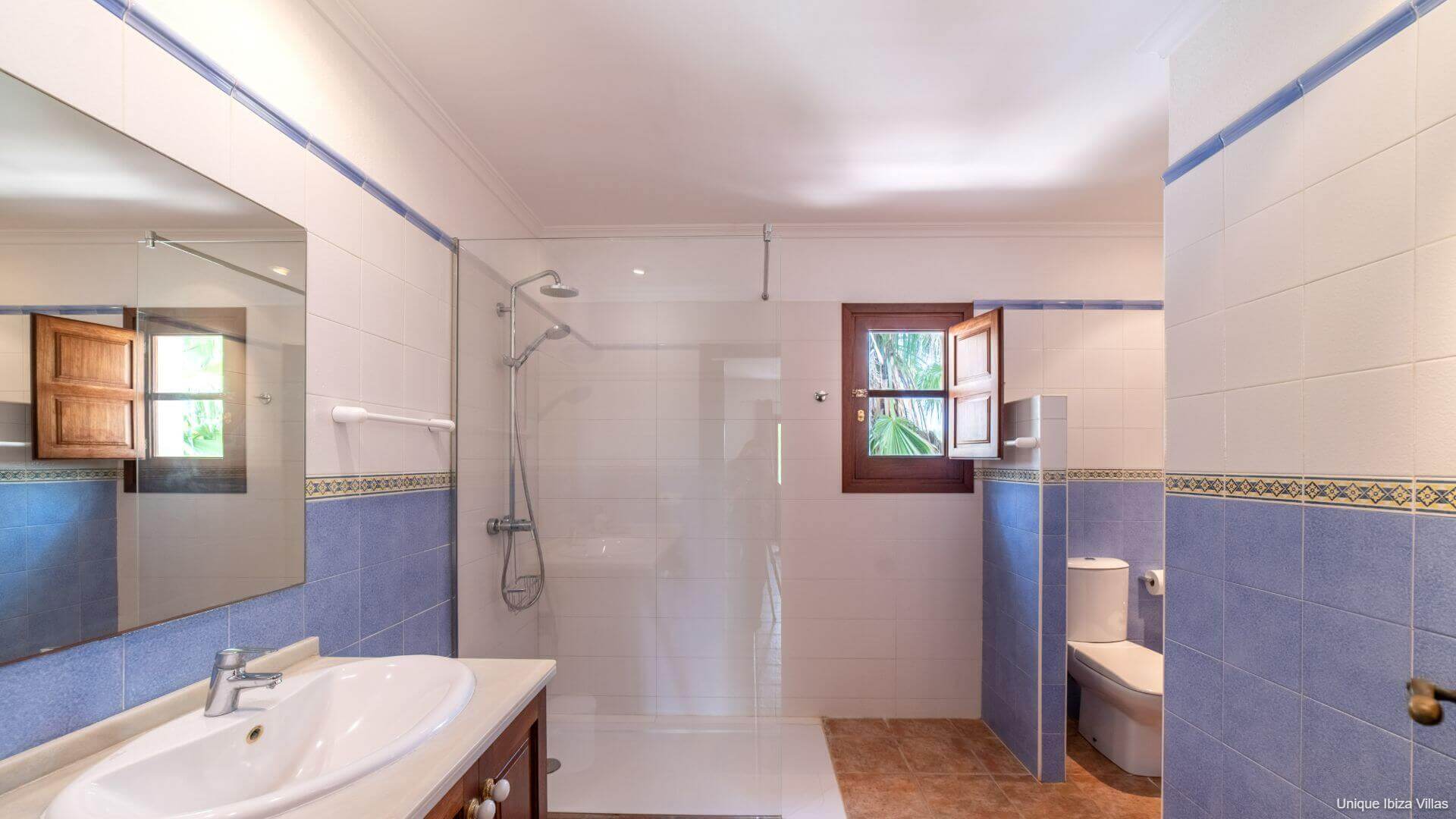VILLA CAN COSMI - 4 Bedrooms - Es Canar/Cala Nova/Santa Eulalia (Walk To Beach) 
