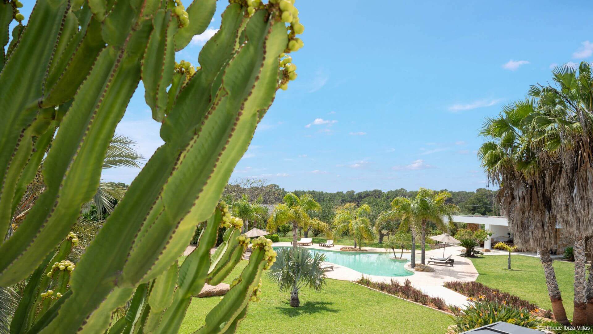 VILLA CAN COSMI - 4 Bedrooms - Es Canar/Cala Nova/Santa Eulalia (Walk To Beach) 