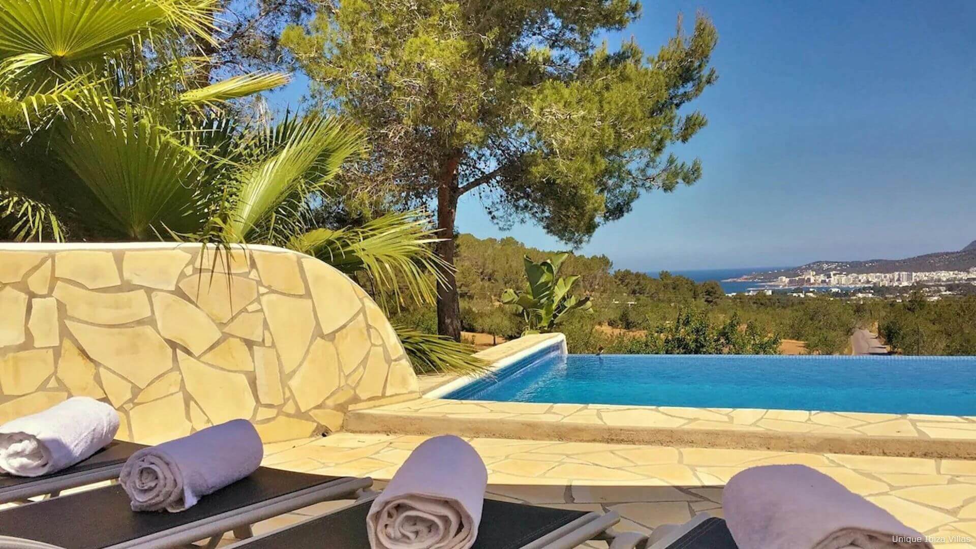 VILLA CEREZA - 5 Bedrooms - San Antonio/San Agustin