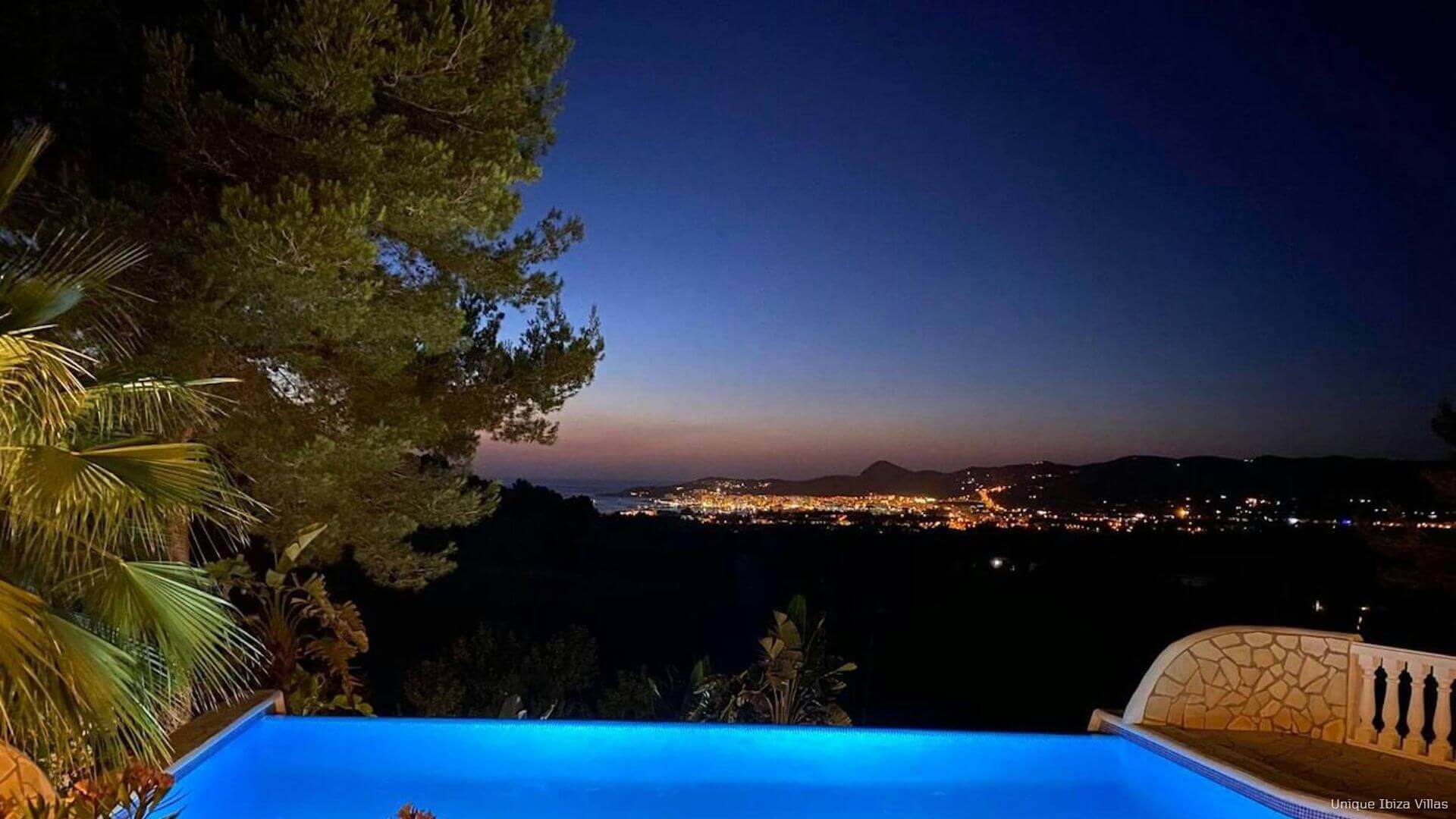 VILLA CEREZA - 5 Bedrooms - San Antonio/San Agustin
