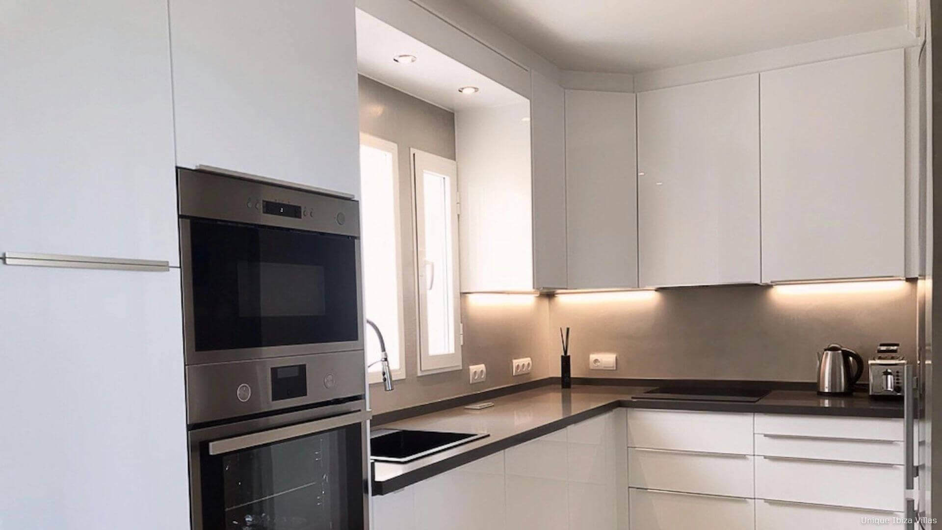 VILLA CEREZA - 5 Bedrooms - San Antonio/San Agustin