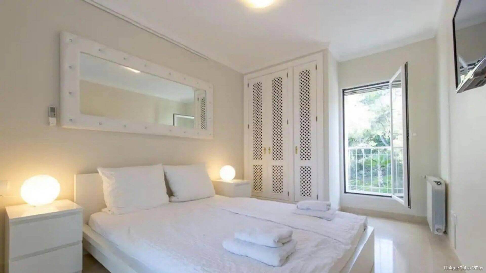 VILLA CEREZA - 5 Bedrooms - San Antonio/San Agustin