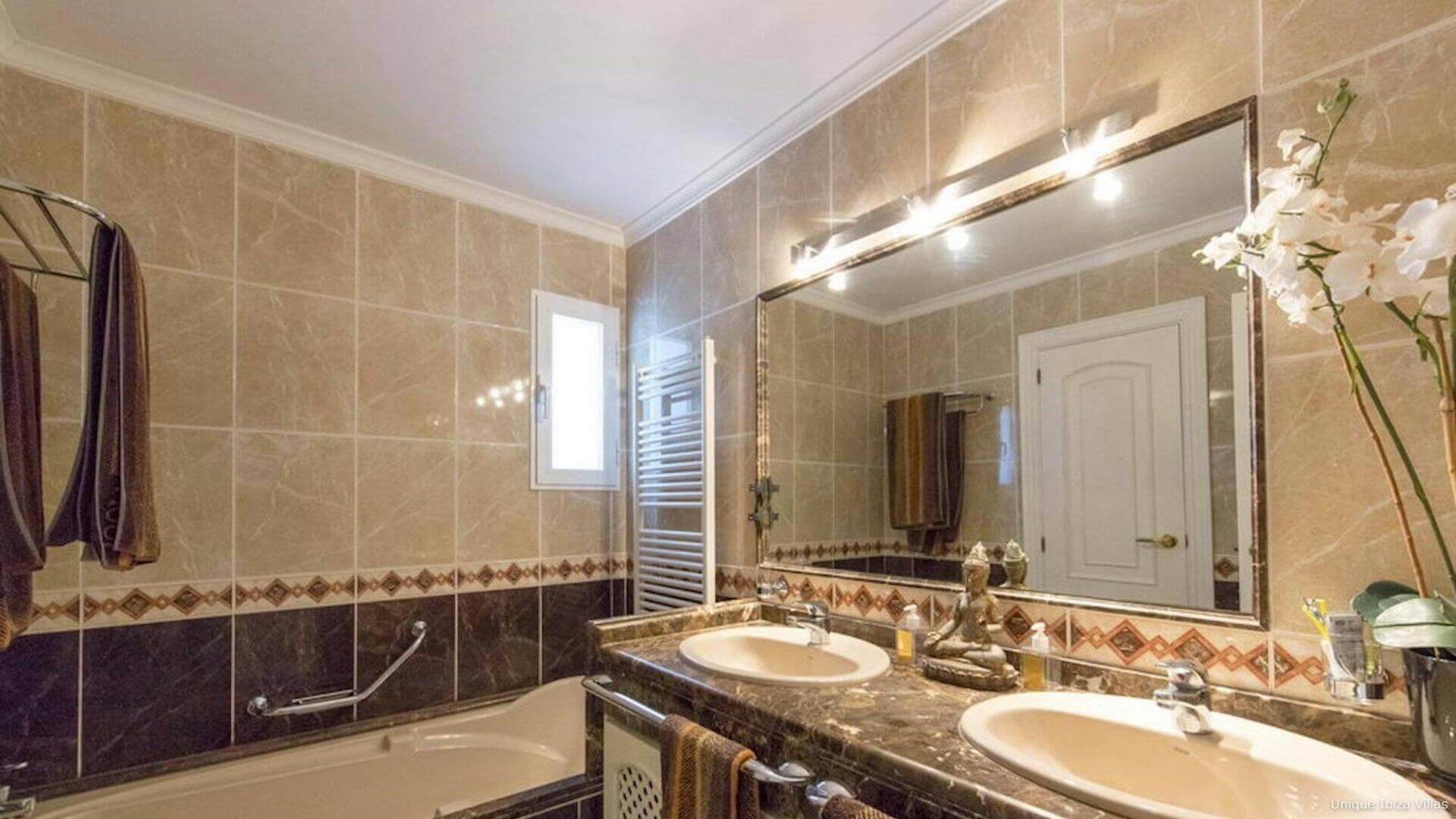 VILLA CEREZA - 5 Bedrooms - San Antonio/San Agustin