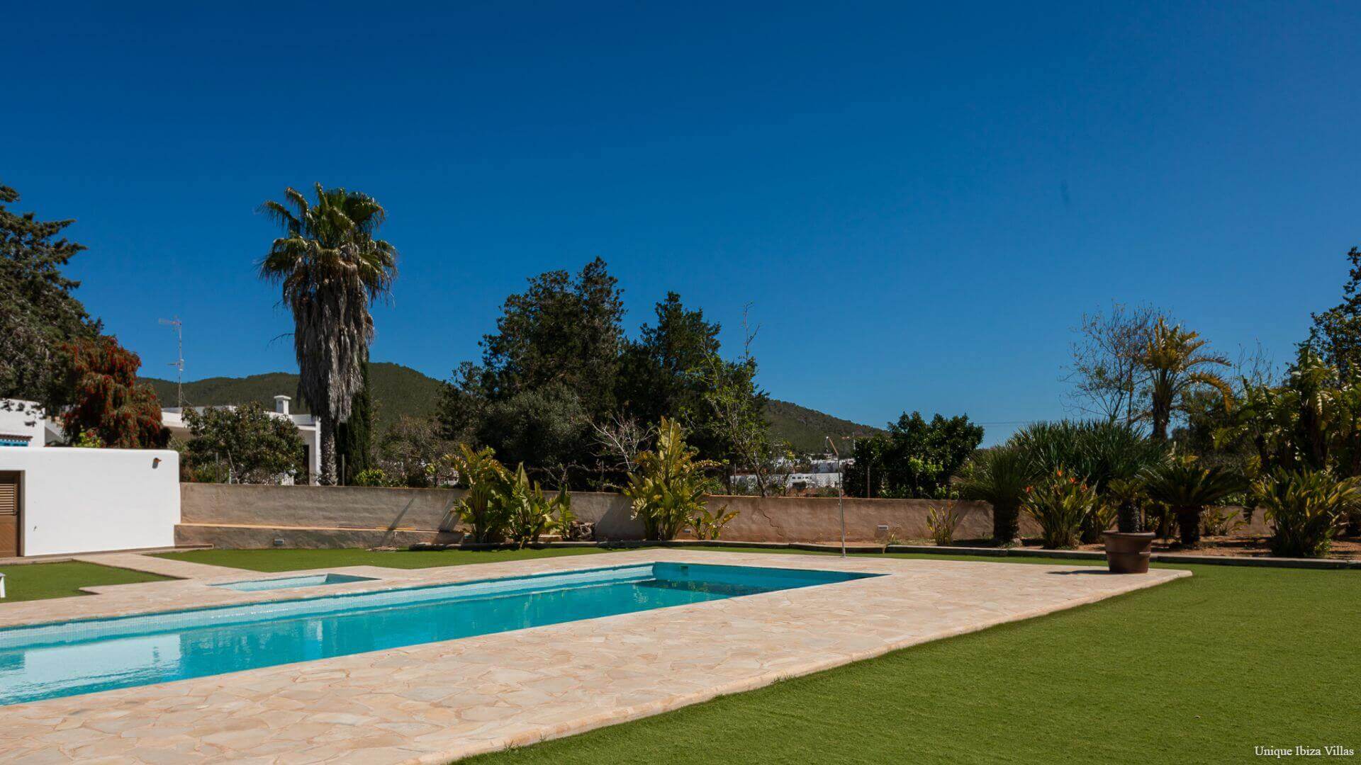 VILLA CAN BLAI - 3 Bedrooms - Santa Eulalia (Walk To Beach)