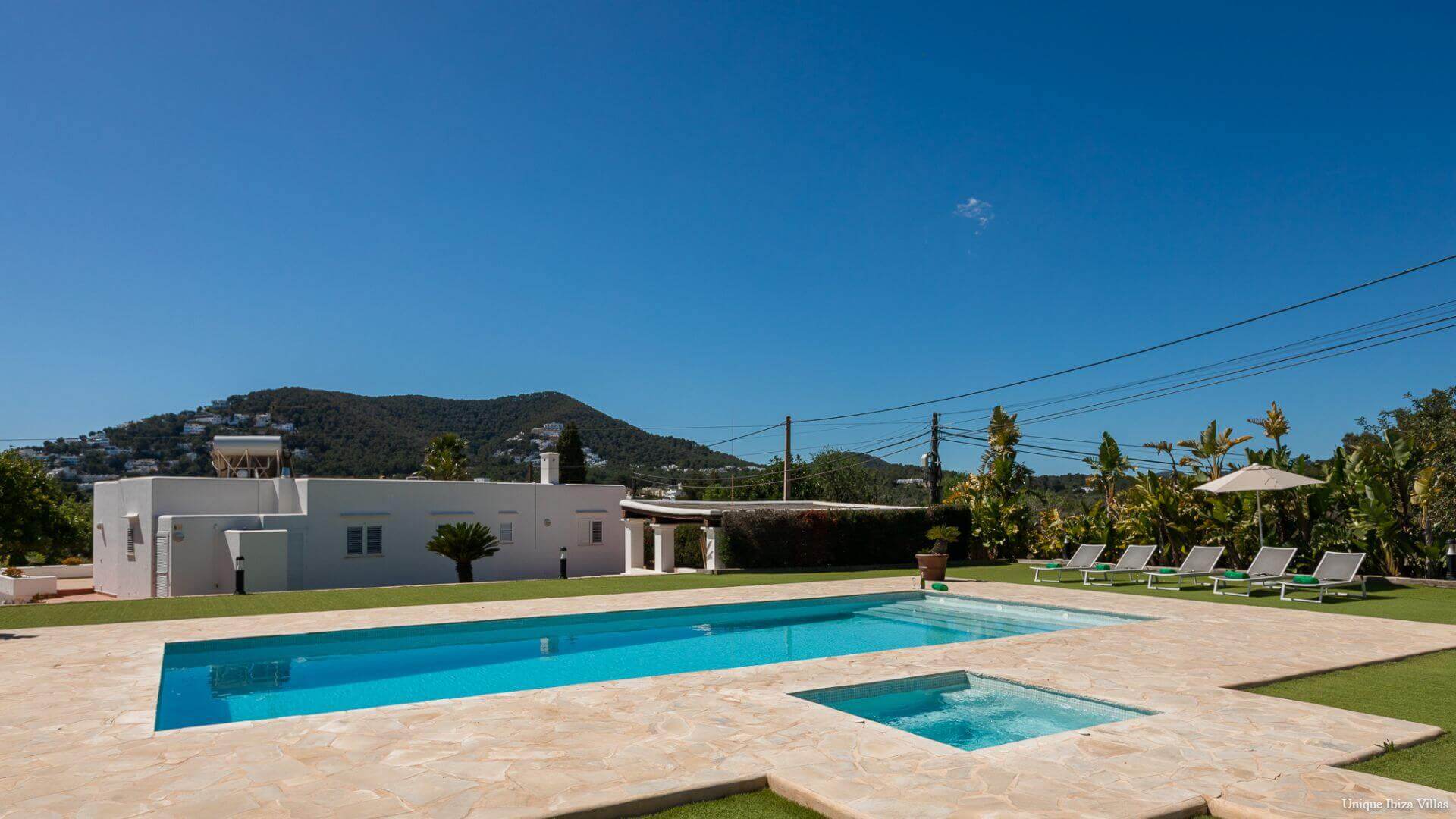 VILLA CAN BLAI - 3 Bedrooms - Santa Eulalia (Walk To Beach)