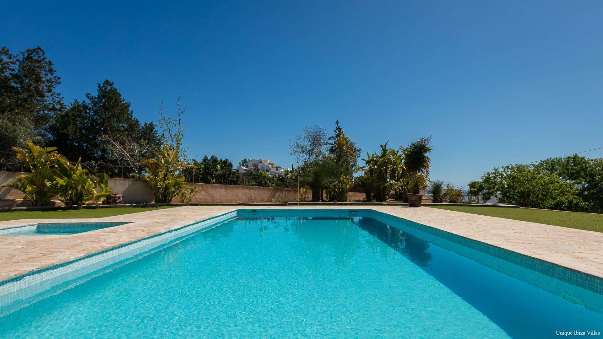 VILLA CAN BLAI - 3 Bedrooms - Santa Eulalia (Walk To Beach)
