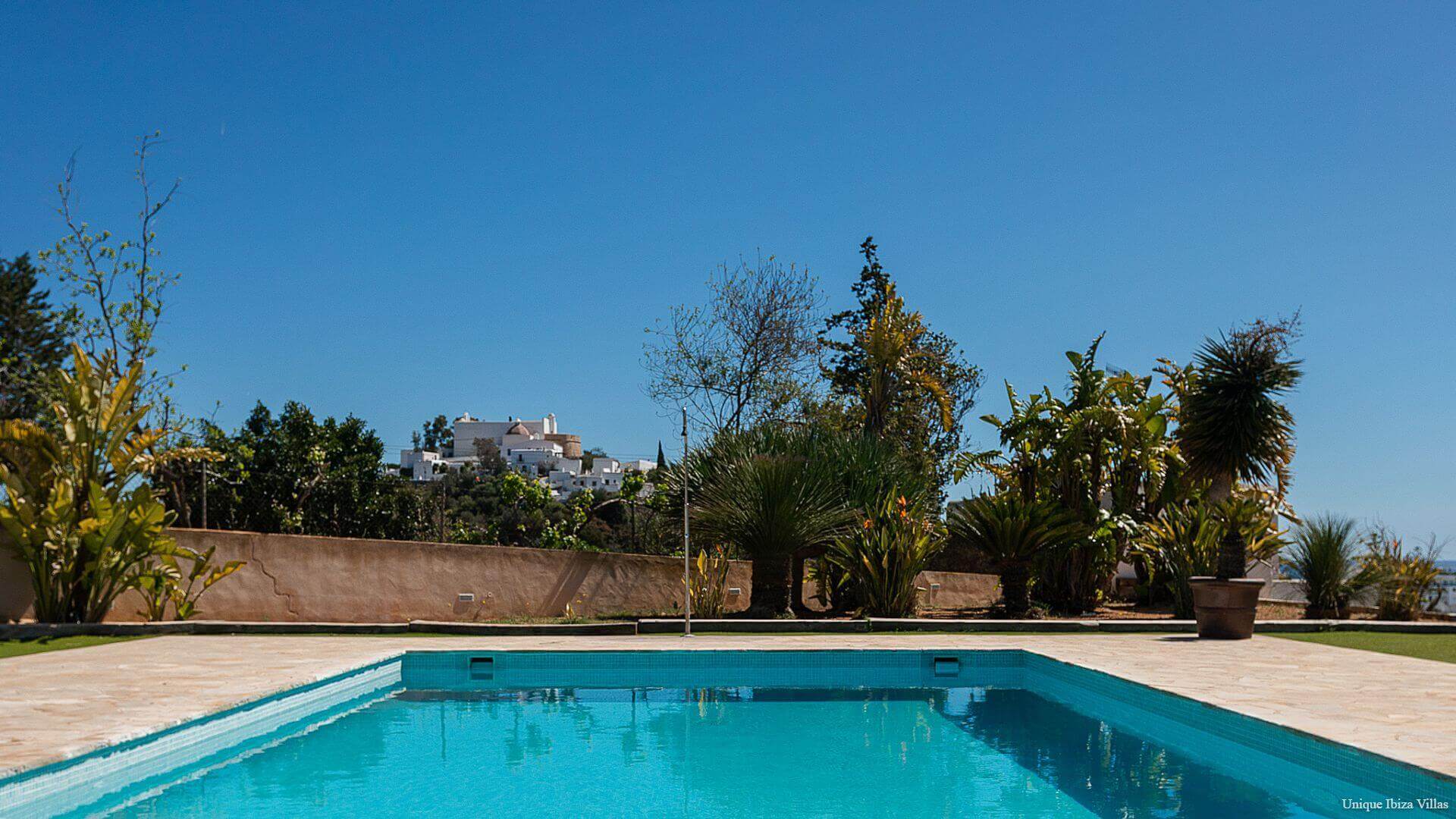 VILLA CAN BLAI - 3 Bedrooms - Santa Eulalia (Walk To Beach)