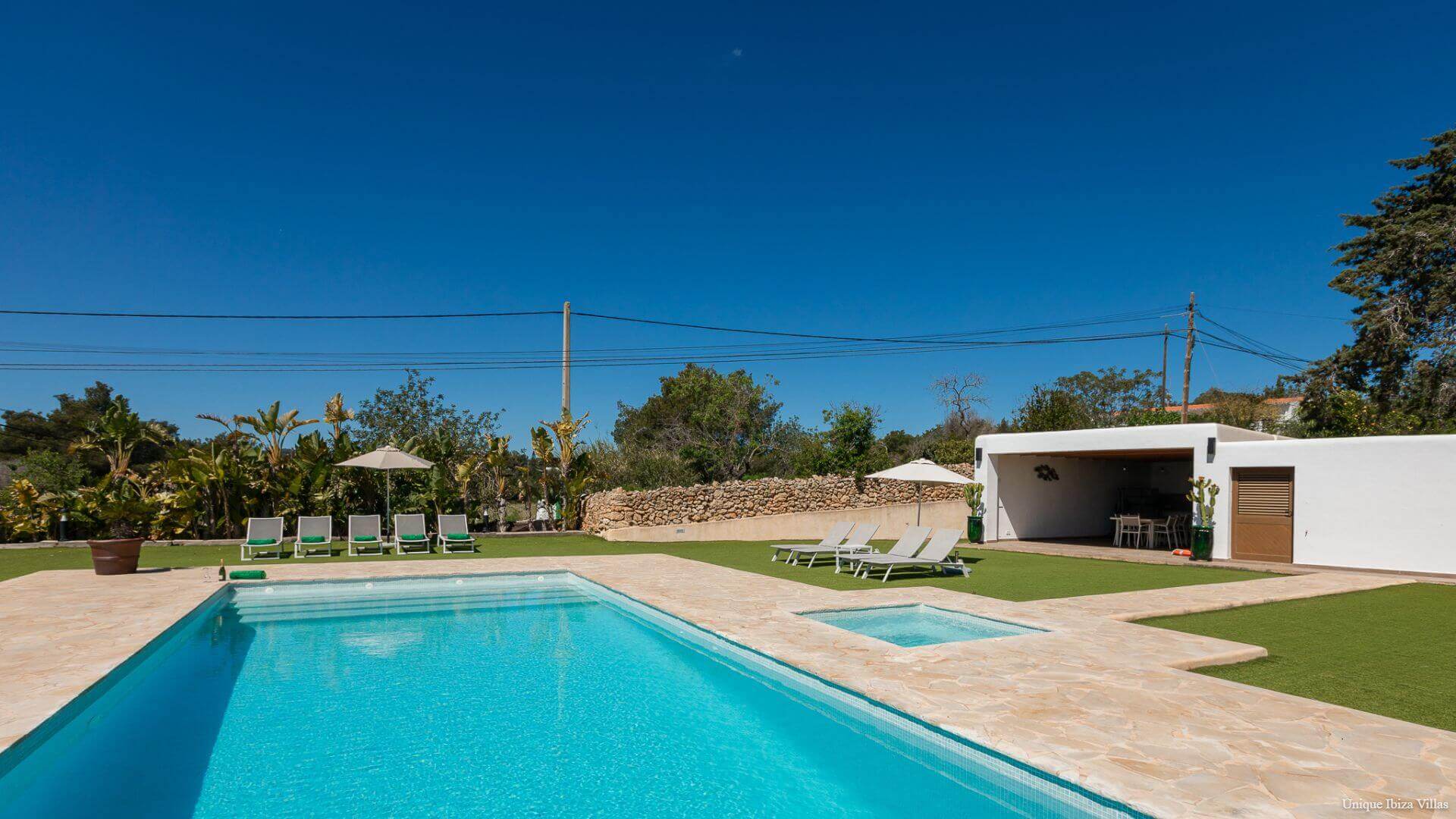 VILLA CAN BLAI - 3 Bedrooms - Santa Eulalia (Walk To Beach)