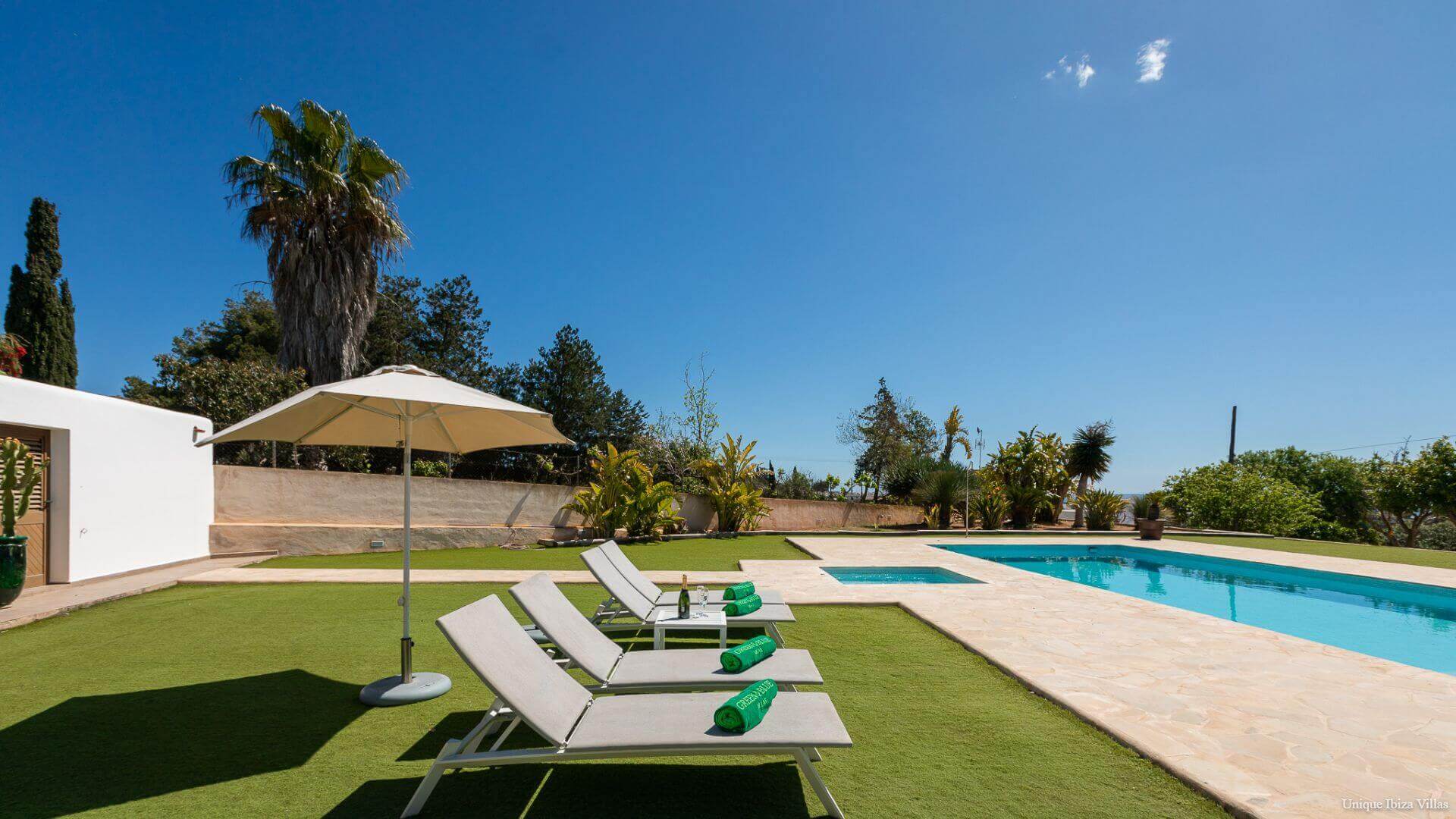 VILLA CAN BLAI - 3 Bedrooms - Santa Eulalia (Walk To Beach)