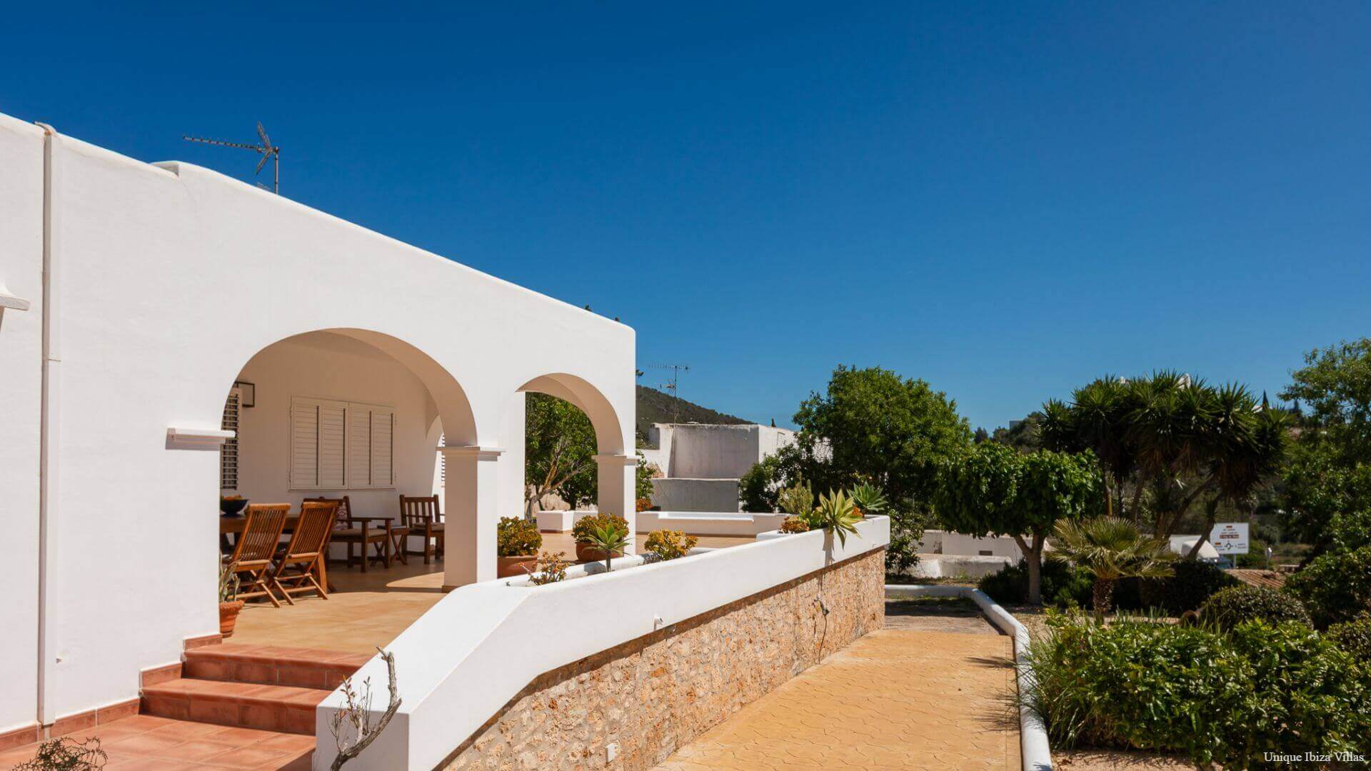 VILLA CAN BLAI - 3 Bedrooms - Santa Eulalia (Walk To Beach)