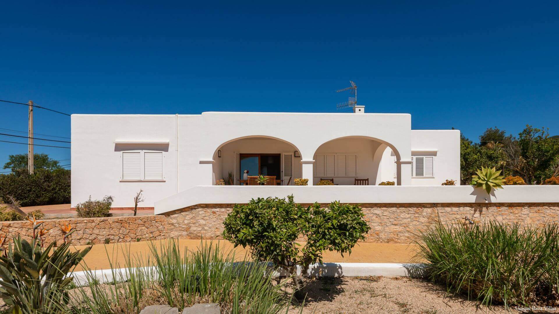 VILLA CAN BLAI - 3 Bedrooms - Santa Eulalia (Walk To Beach)