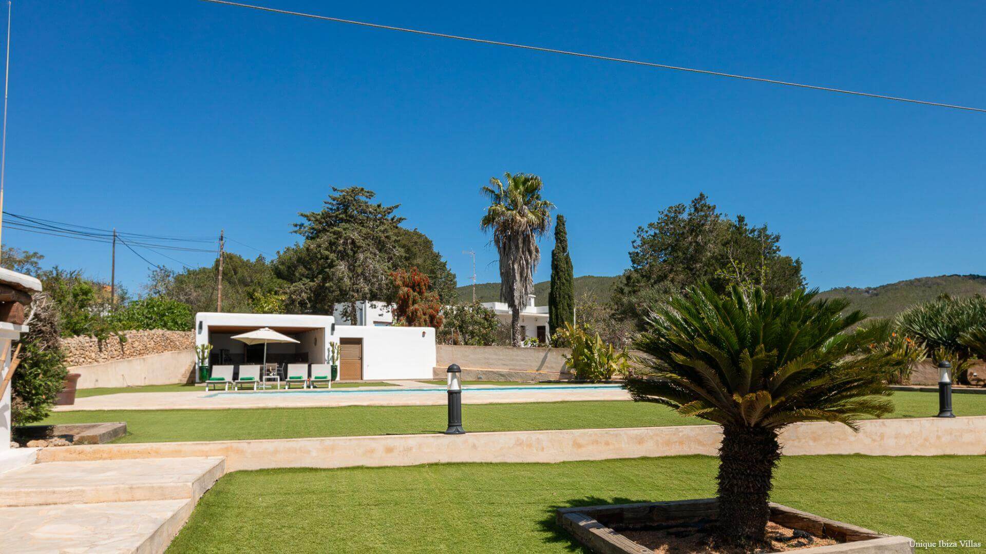 VILLA CAN BLAI - 3 Bedrooms - Santa Eulalia (Walk To Beach)