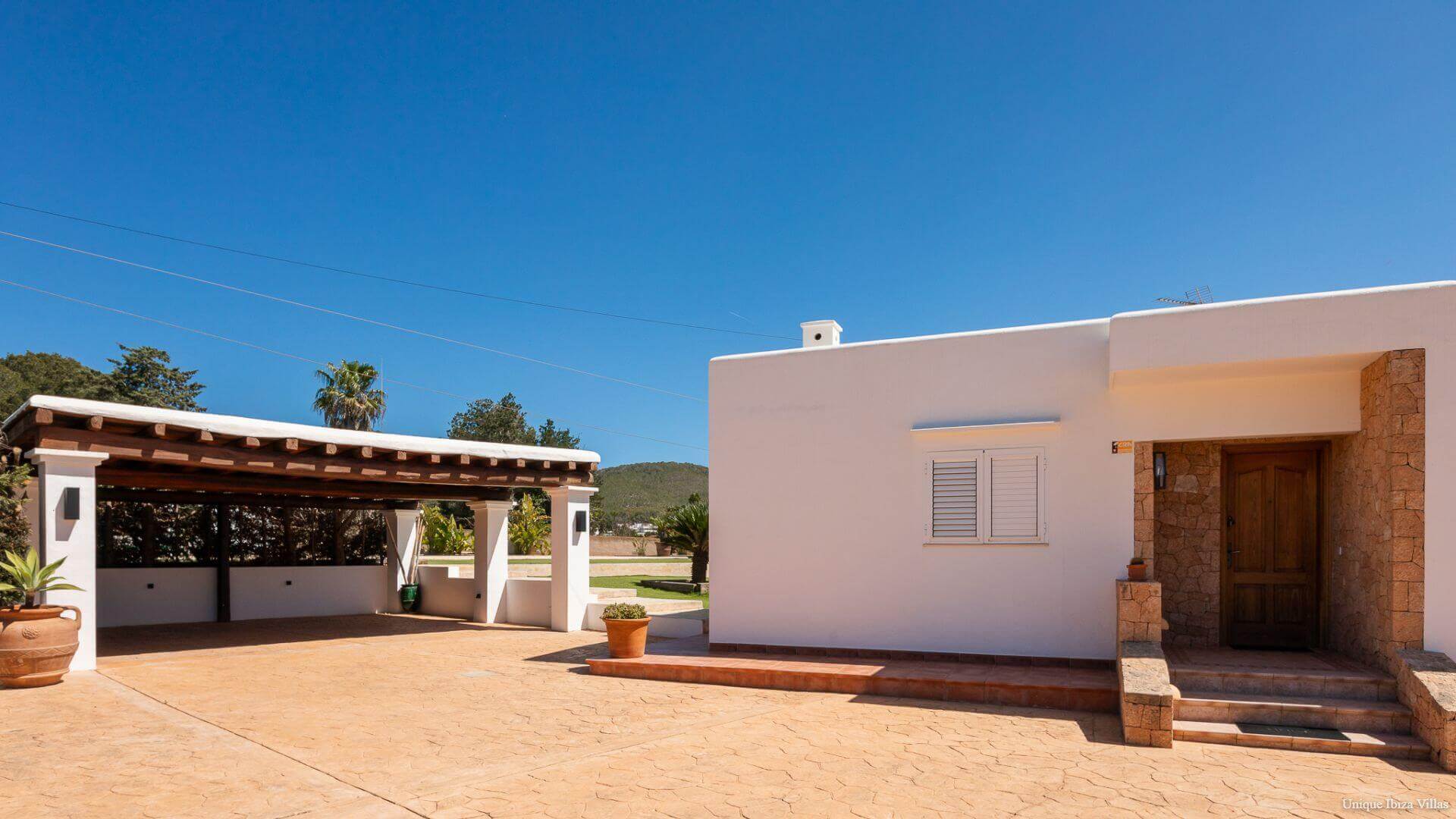 VILLA CAN BLAI - 3 Bedrooms - Santa Eulalia (Walk To Beach)