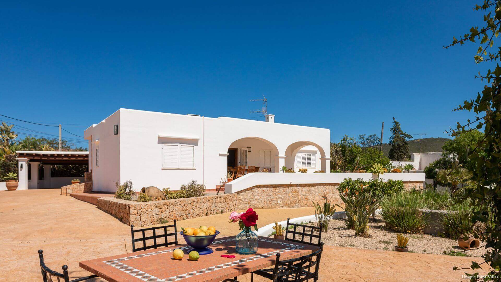 VILLA CAN BLAI - 3 Bedrooms - Santa Eulalia (Walk To Beach)