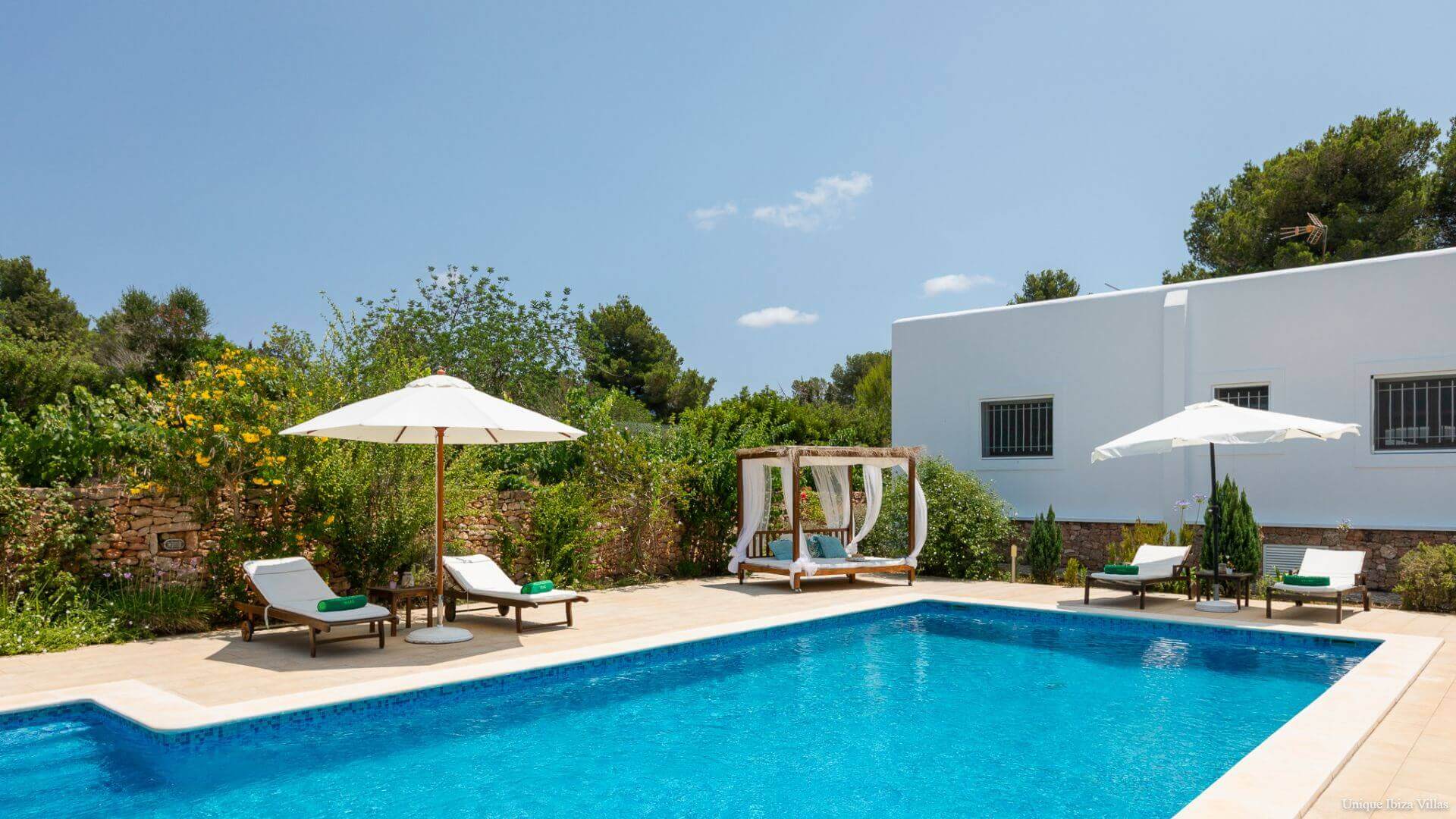 VILLA CURREU III - 4 Bedrooms - Santa Gertrudis (Walk To Village)