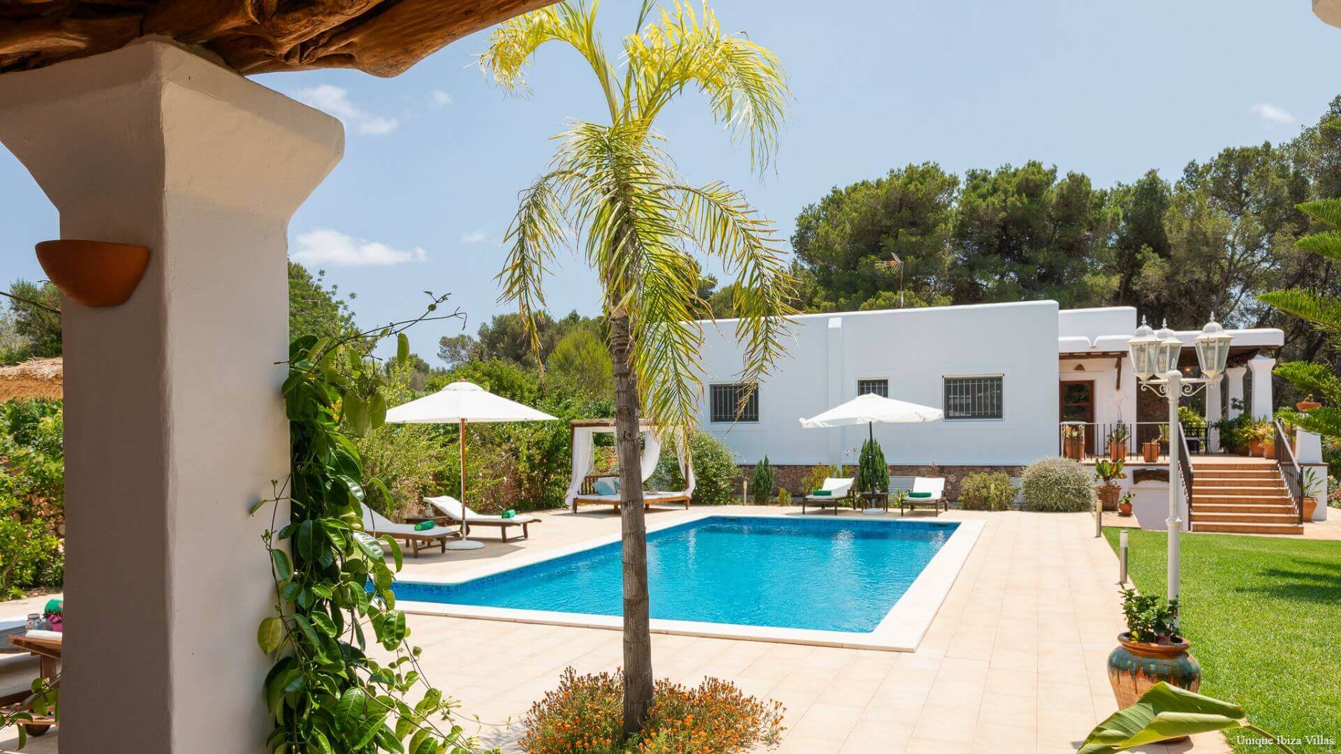 VILLA CURREU III - 4 Bedrooms - Santa Gertrudis (Walk To Village)