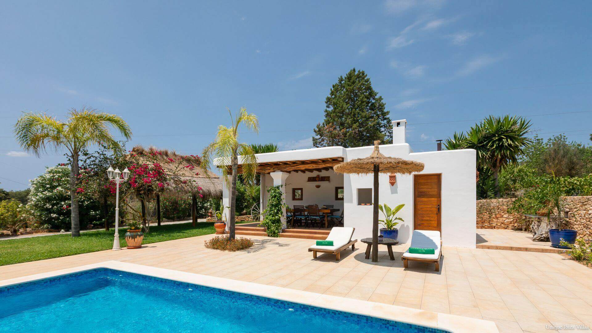VILLA CURREU III - 4 Bedrooms - Santa Gertrudis (Walk To Village)