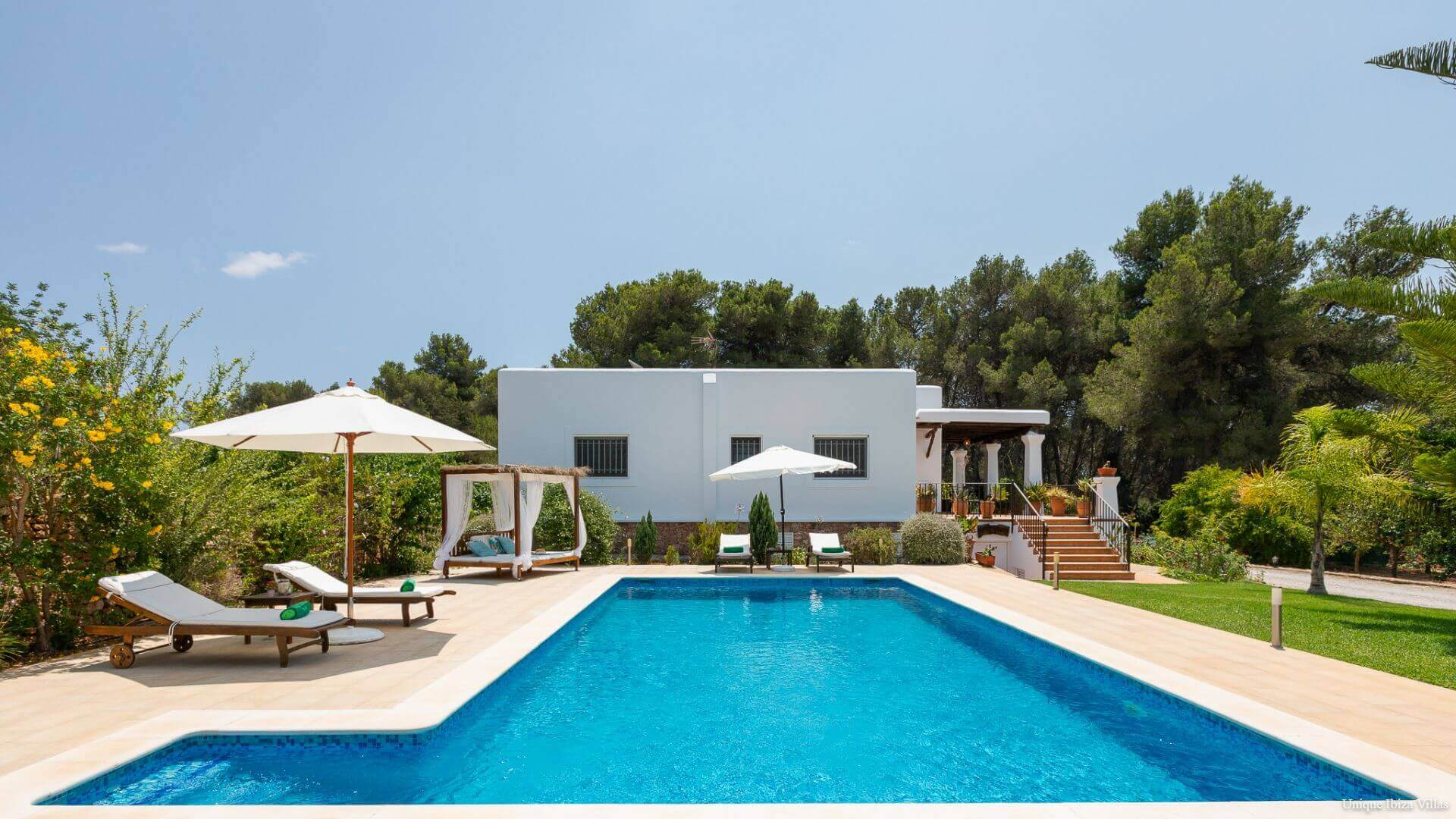 VILLA CURREU III - 4 Bedrooms - Santa Gertrudis (Walk To Village)