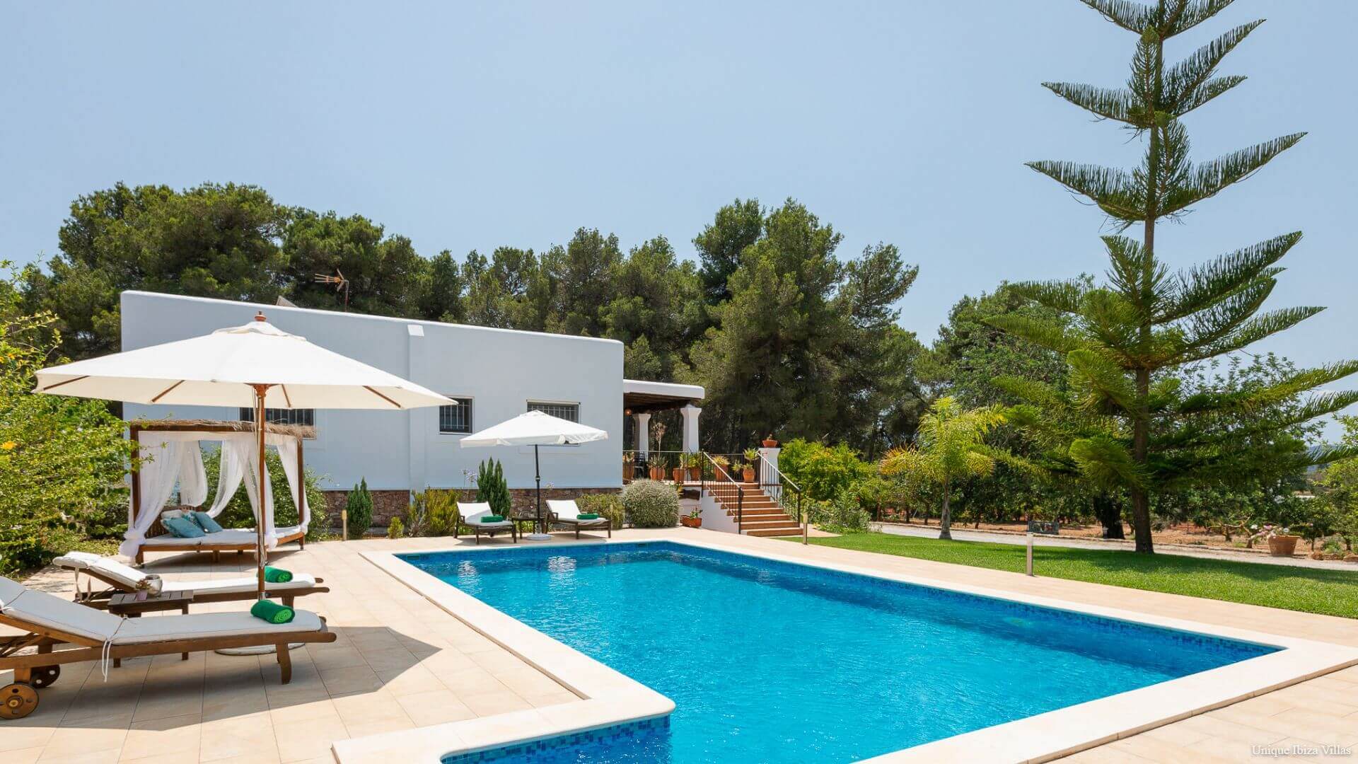 VILLA CURREU III - 4 Bedrooms - Santa Gertrudis (Walk To Village)