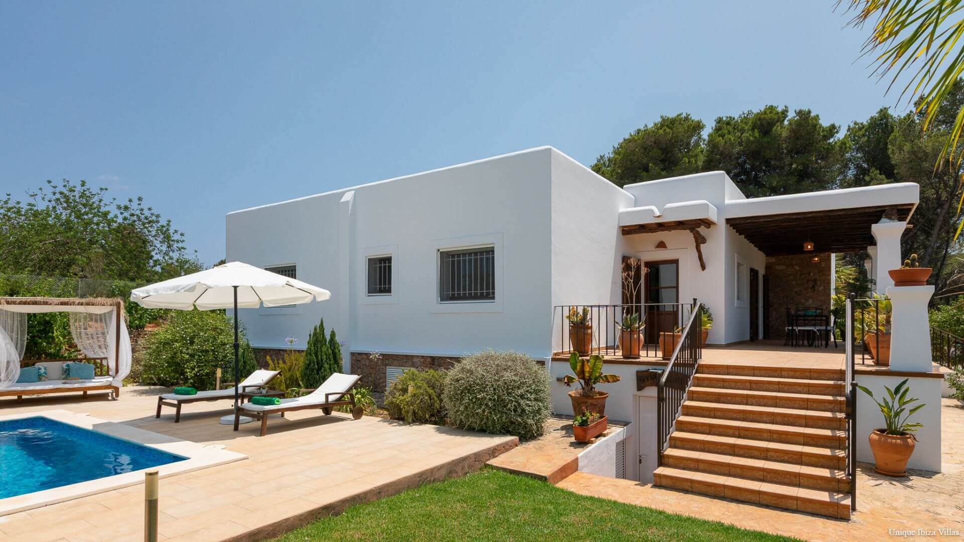 VILLA CURREU III - 4 Bedrooms - Santa Gertrudis (Walk To Village)