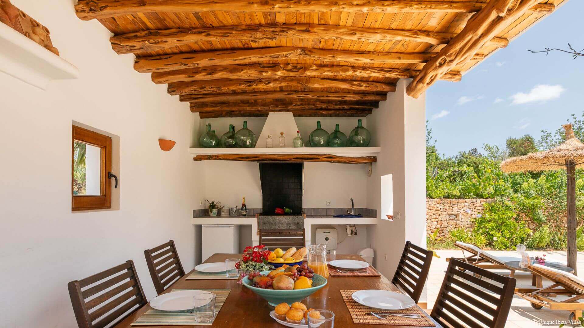 VILLA CURREU III - 4 Bedrooms - Santa Gertrudis (Walk To Village)