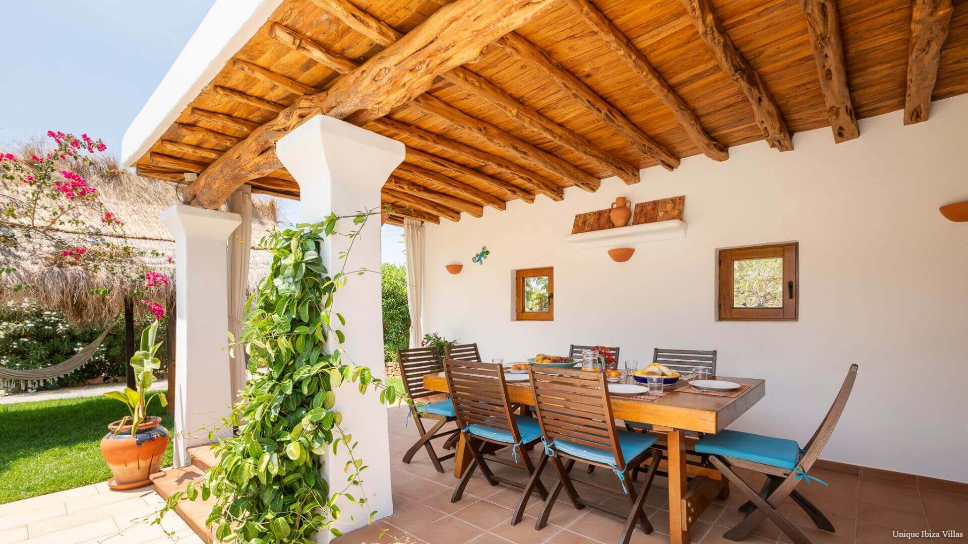 VILLA CURREU III - 4 Bedrooms - Santa Gertrudis (Walk To Village)