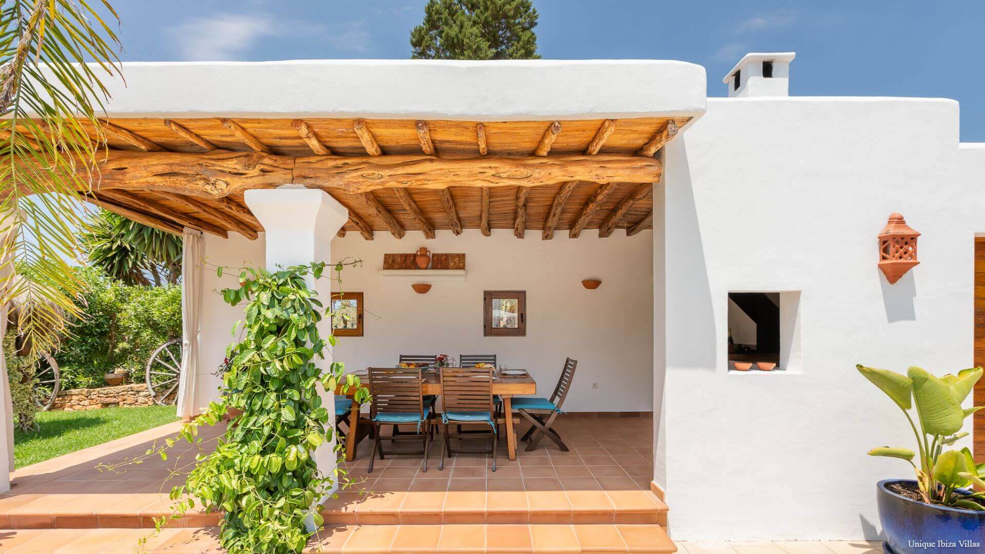 VILLA CURREU III - 4 Bedrooms - Santa Gertrudis (Walk To Village)