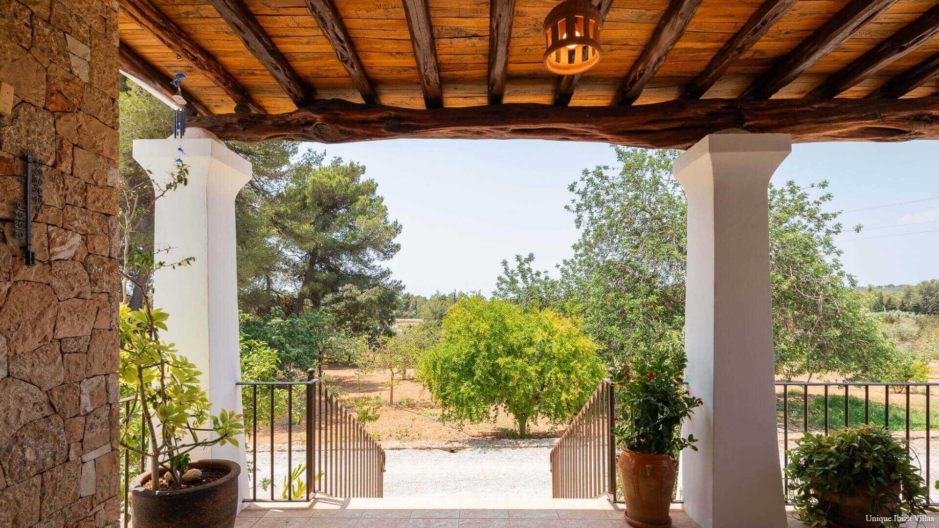 VILLA CURREU III - 4 Bedrooms - Santa Gertrudis (Walk To Village)