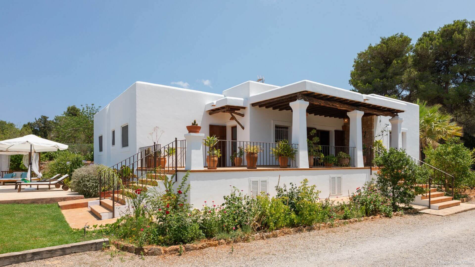 VILLA CURREU III - 4 Bedrooms - Santa Gertrudis (Walk To Village)