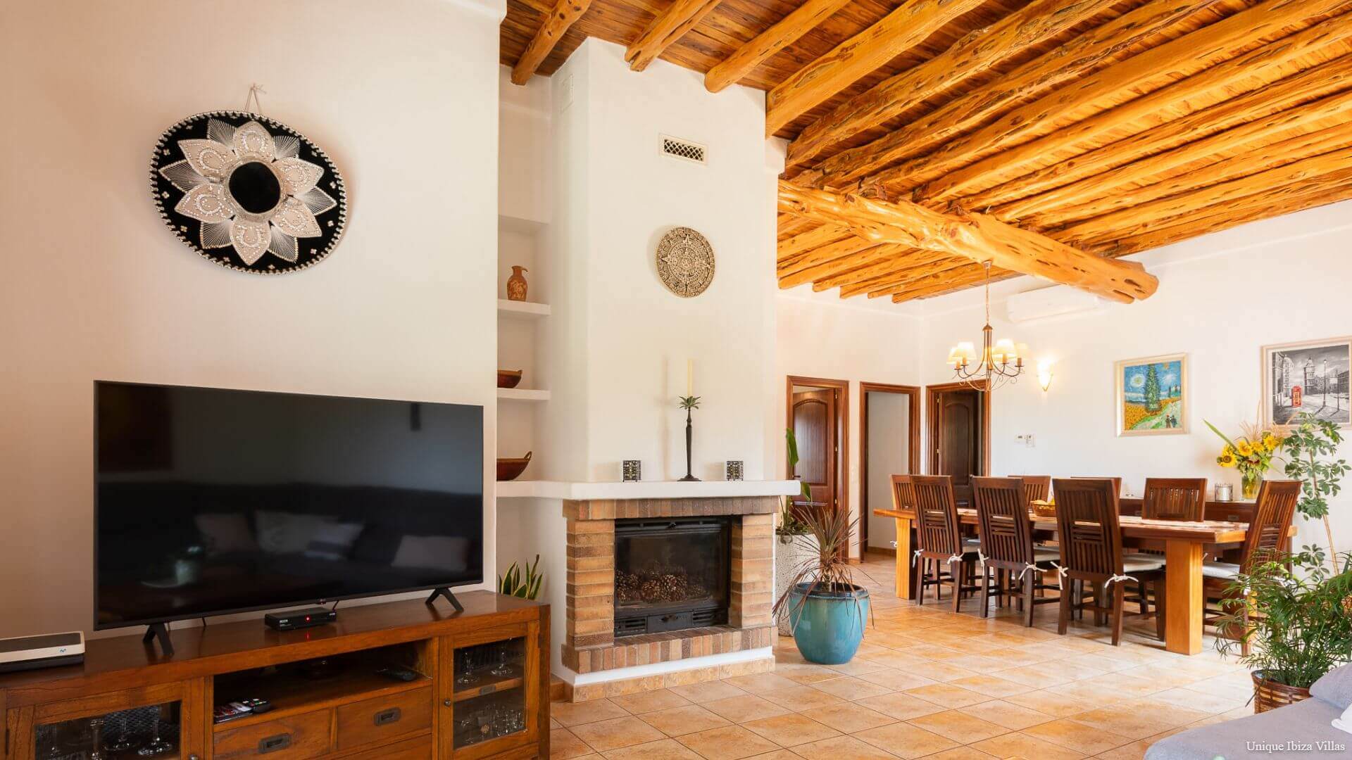 VILLA CURREU III - 4 Bedrooms - Santa Gertrudis (Walk To Village)
