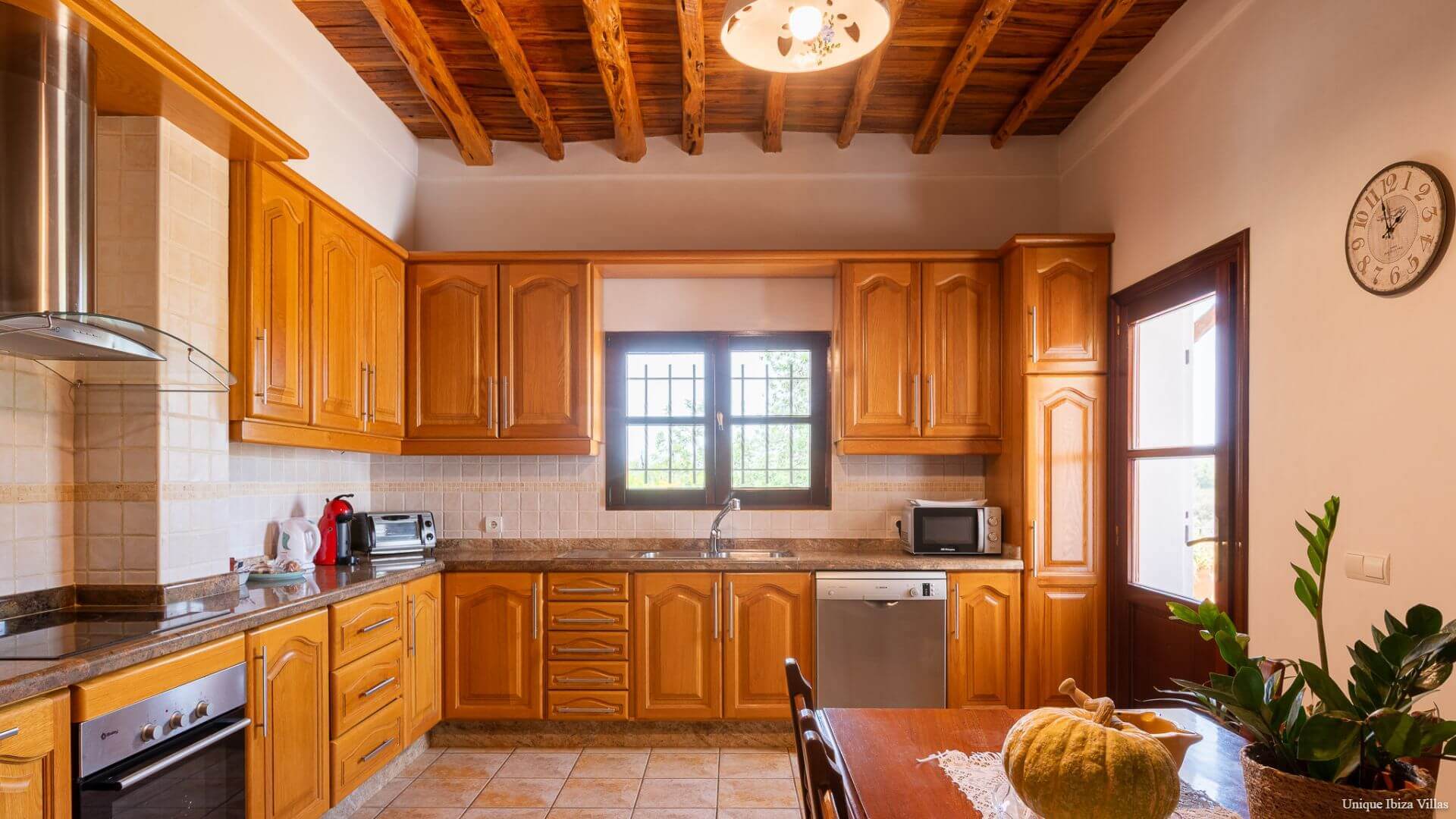 VILLA CURREU III - 4 Bedrooms - Santa Gertrudis (Walk To Village)