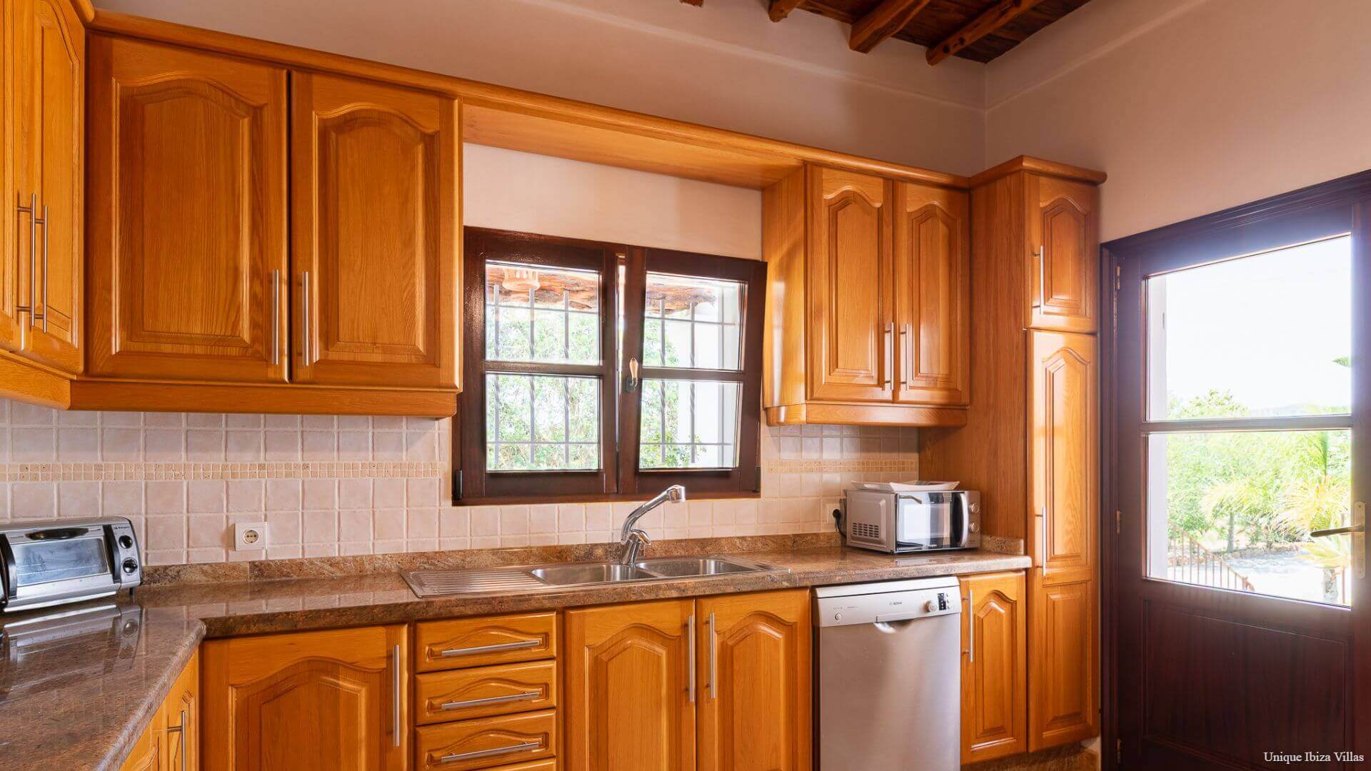 VILLA CURREU III - 4 Bedrooms - Santa Gertrudis (Walk To Village)
