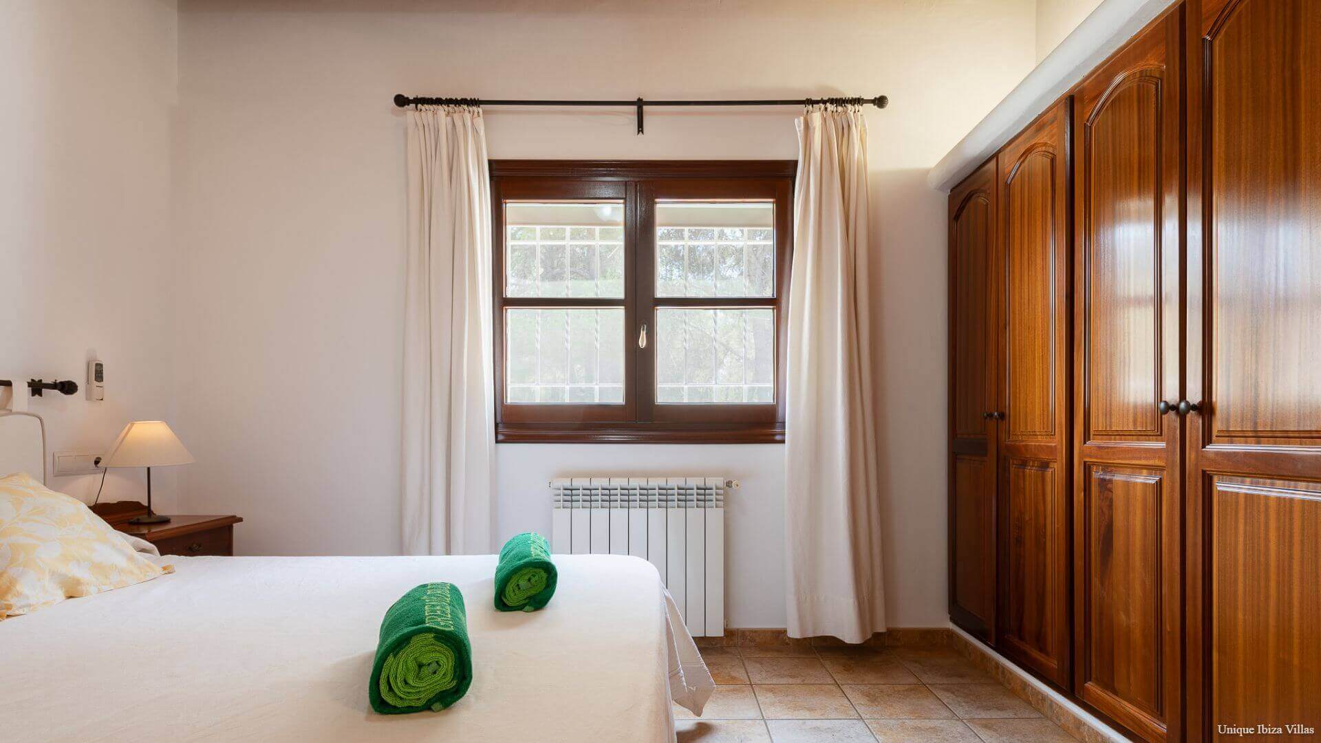VILLA CURREU III - 4 Bedrooms - Santa Gertrudis (Walk To Village)