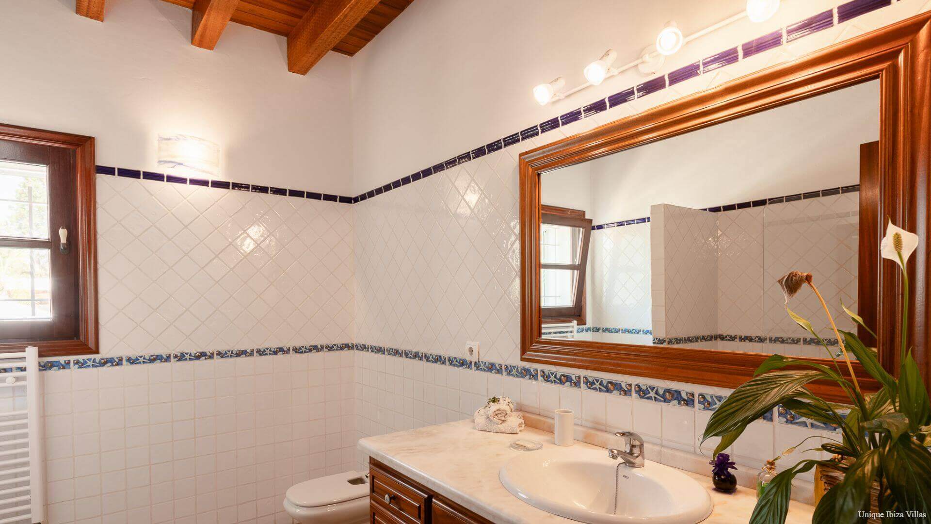 VILLA CURREU III - 4 Bedrooms - Santa Gertrudis (Walk To Village)