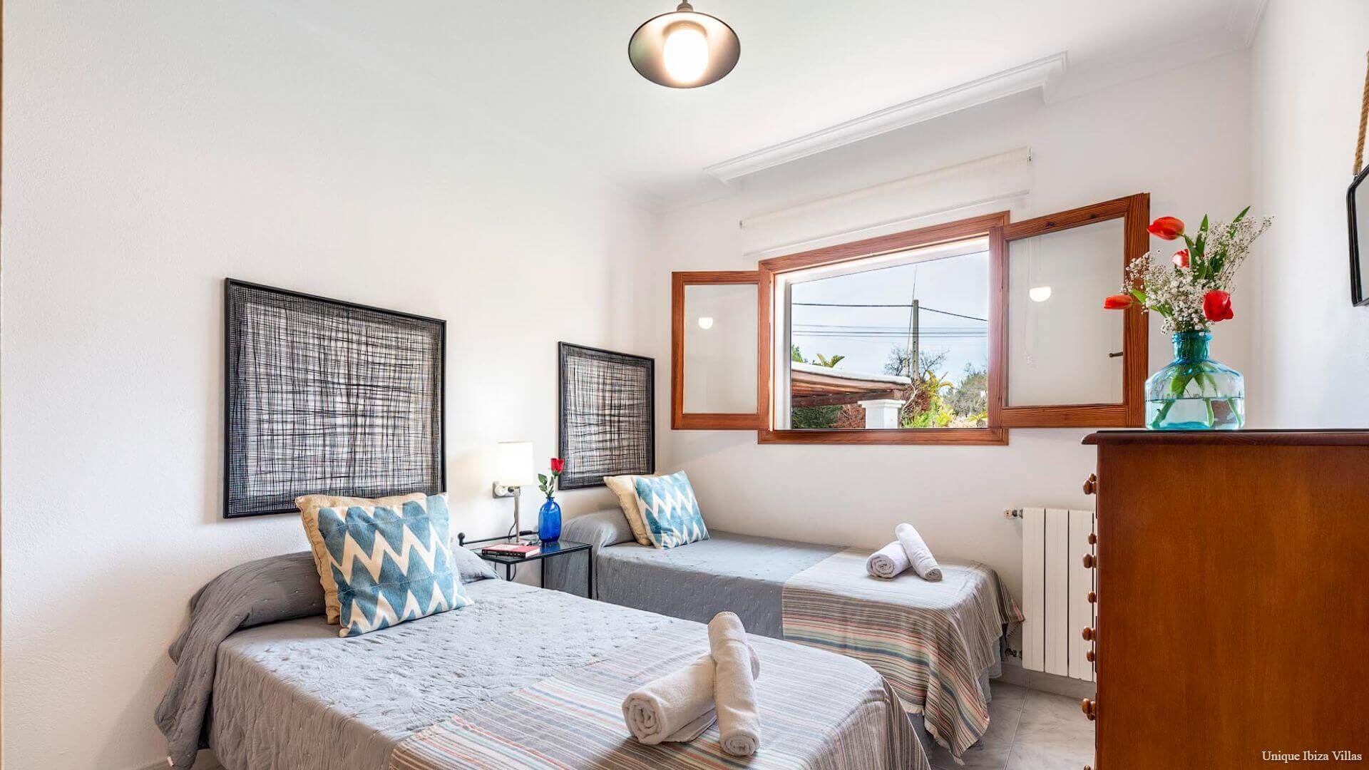 VILLA CAN BLAI - 3 Bedrooms - Santa Eulalia (Walk To Beach)