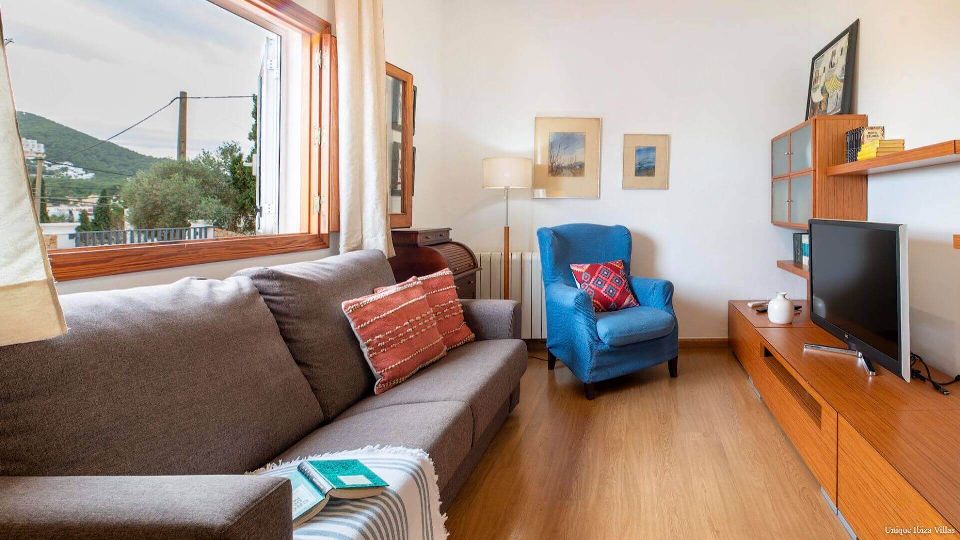 VILLA CAN BLAI - 3 Bedrooms - Santa Eulalia (Walk To Beach)