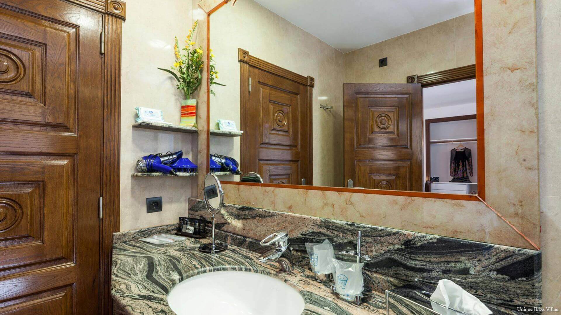 VILLA FUENTE DE IBIZA - 6 Bedrooms - Near Ibiza Town