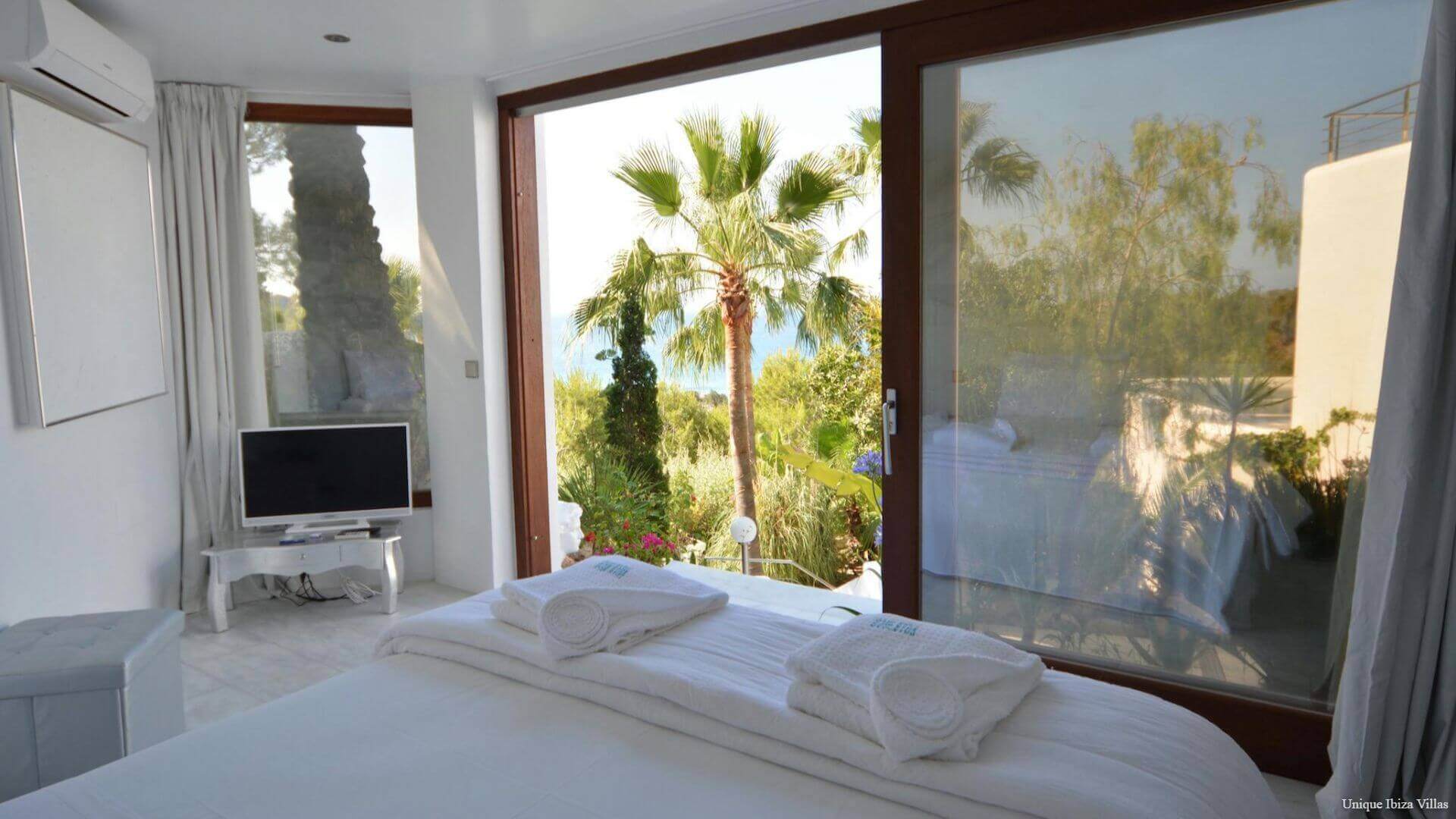 VILLA CALA JONDAL EXCLUSIVE - Cala Jondal - 5 Bedrooms