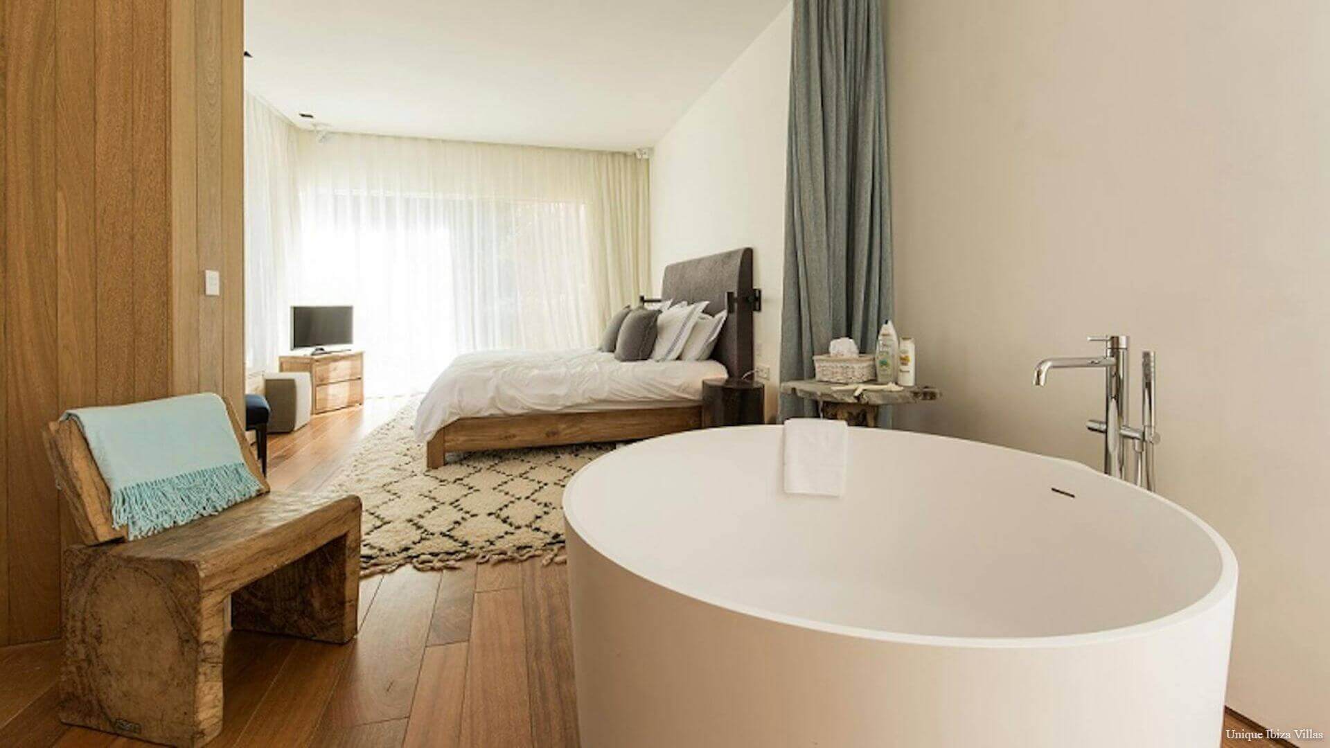 VILLA EDEN - 5 Bedrooms - Between San Jose/Cala Jondal/ Ibiza Town