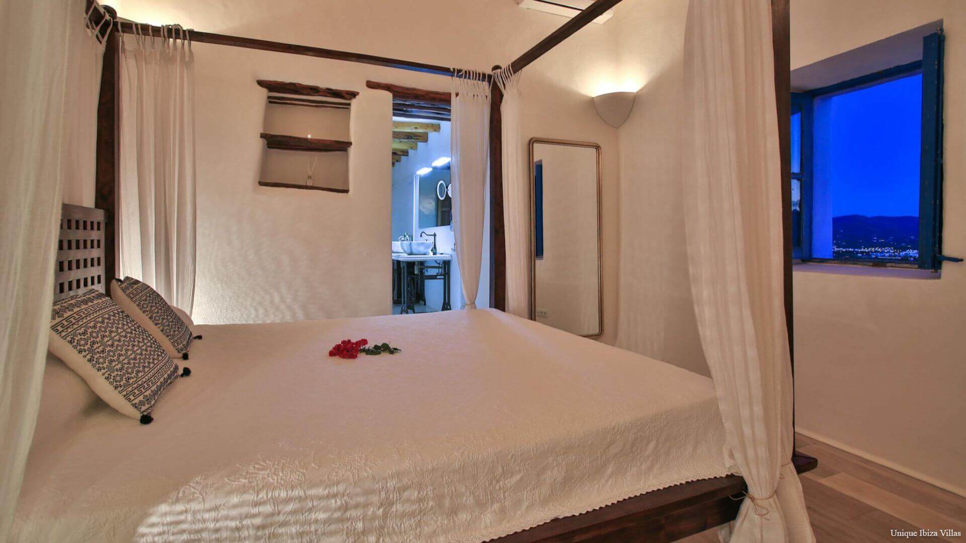 VILLA SA CAPELLA - 6 Bedrooms - San Antonio/Pikes Ibiza (Rural)