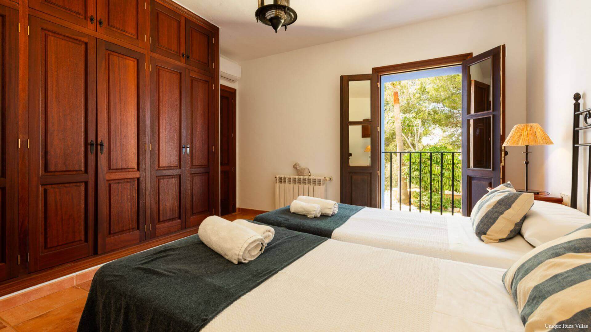 VILLA CAN MIGUEL - 5 Bedrooms - San Miguel (Walk To Village)