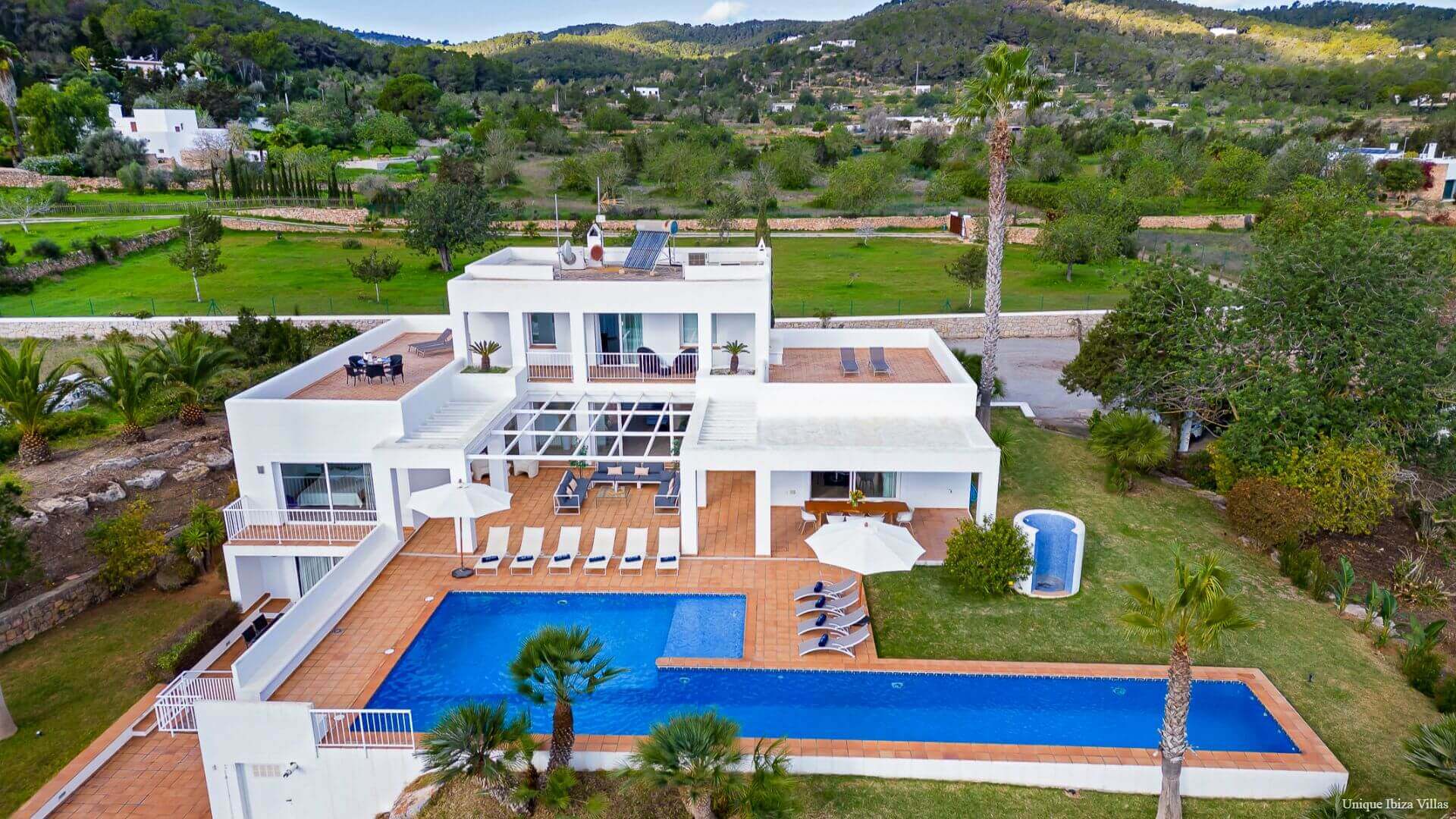 VILLA STYLE - 5 Bedrooms - San Rafael/Amnesia/UNVRS (Rural)